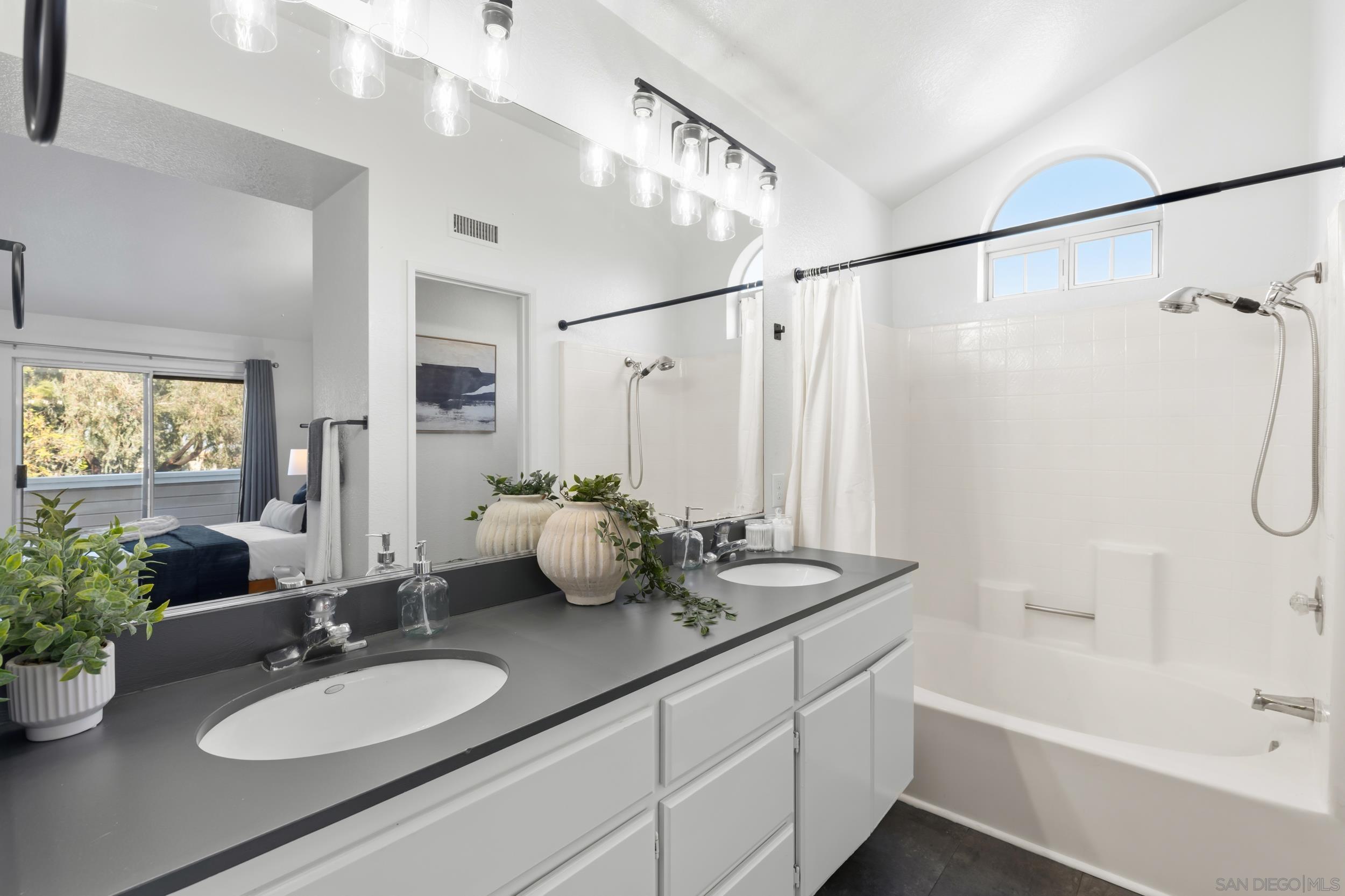 Detail Gallery Image 18 of 32 For 10050  Scripps Vista Way  #21,  San Diego,  CA 92131 - 3 Beds | 3 Baths