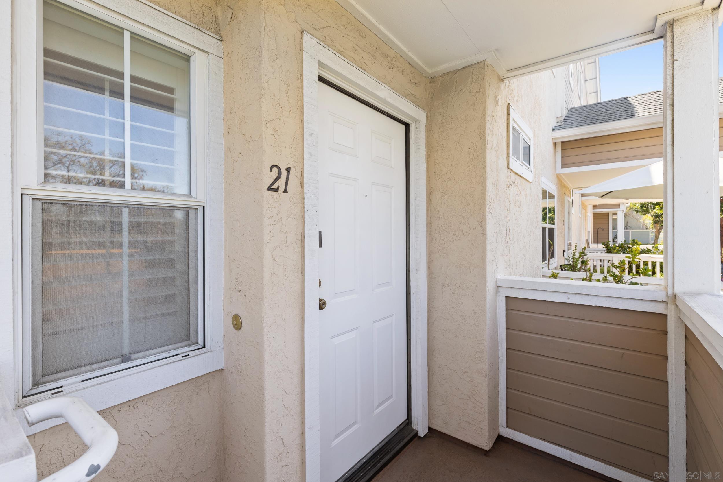 Detail Gallery Image 3 of 32 For 10050  Scripps Vista Way  #21,  San Diego,  CA 92131 - 3 Beds | 3 Baths