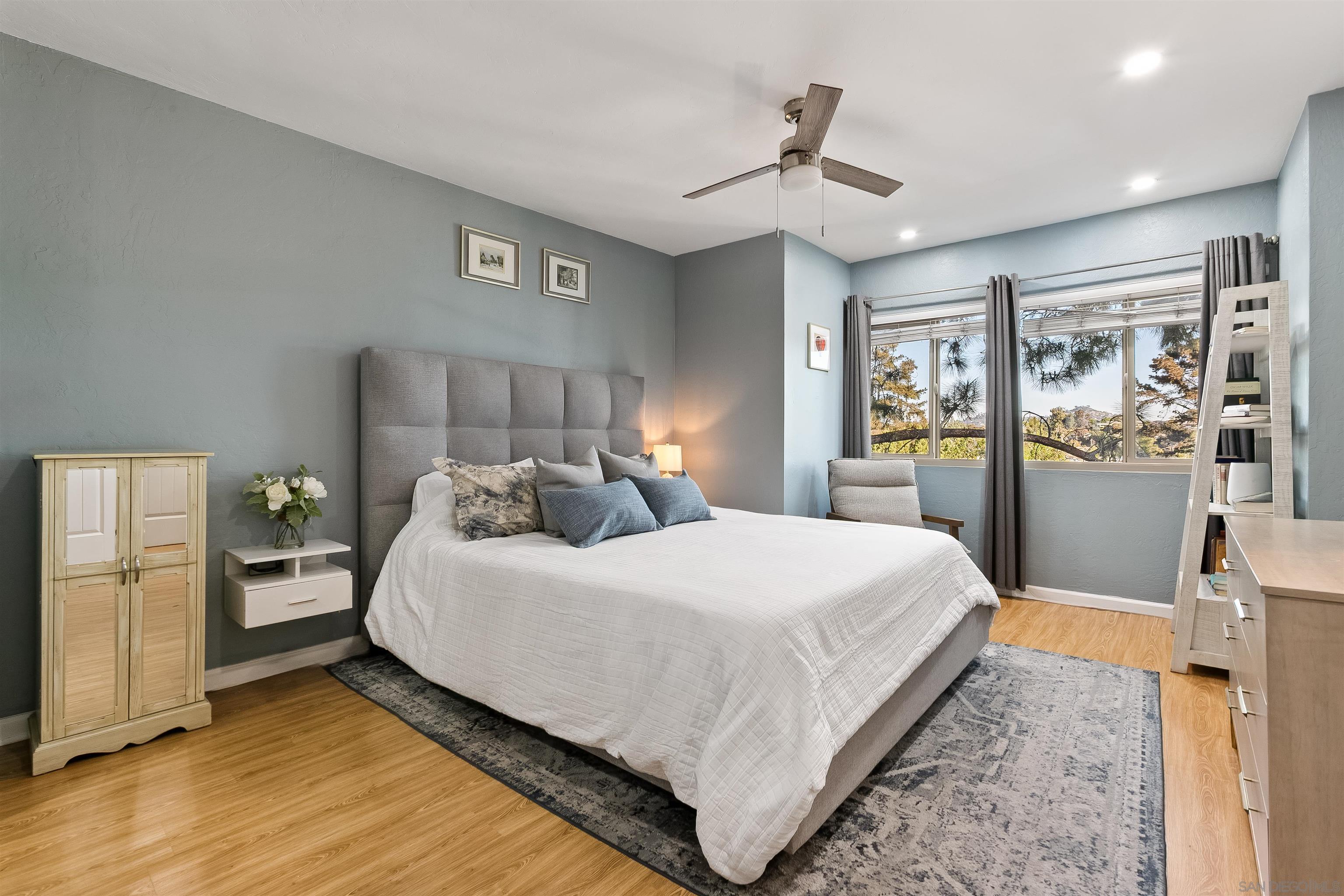 Detail Gallery Image 12 of 39 For 5700  Baltimore Dr  #202,  La Mesa,  CA 91942 - 2 Beds | 2/1 Baths