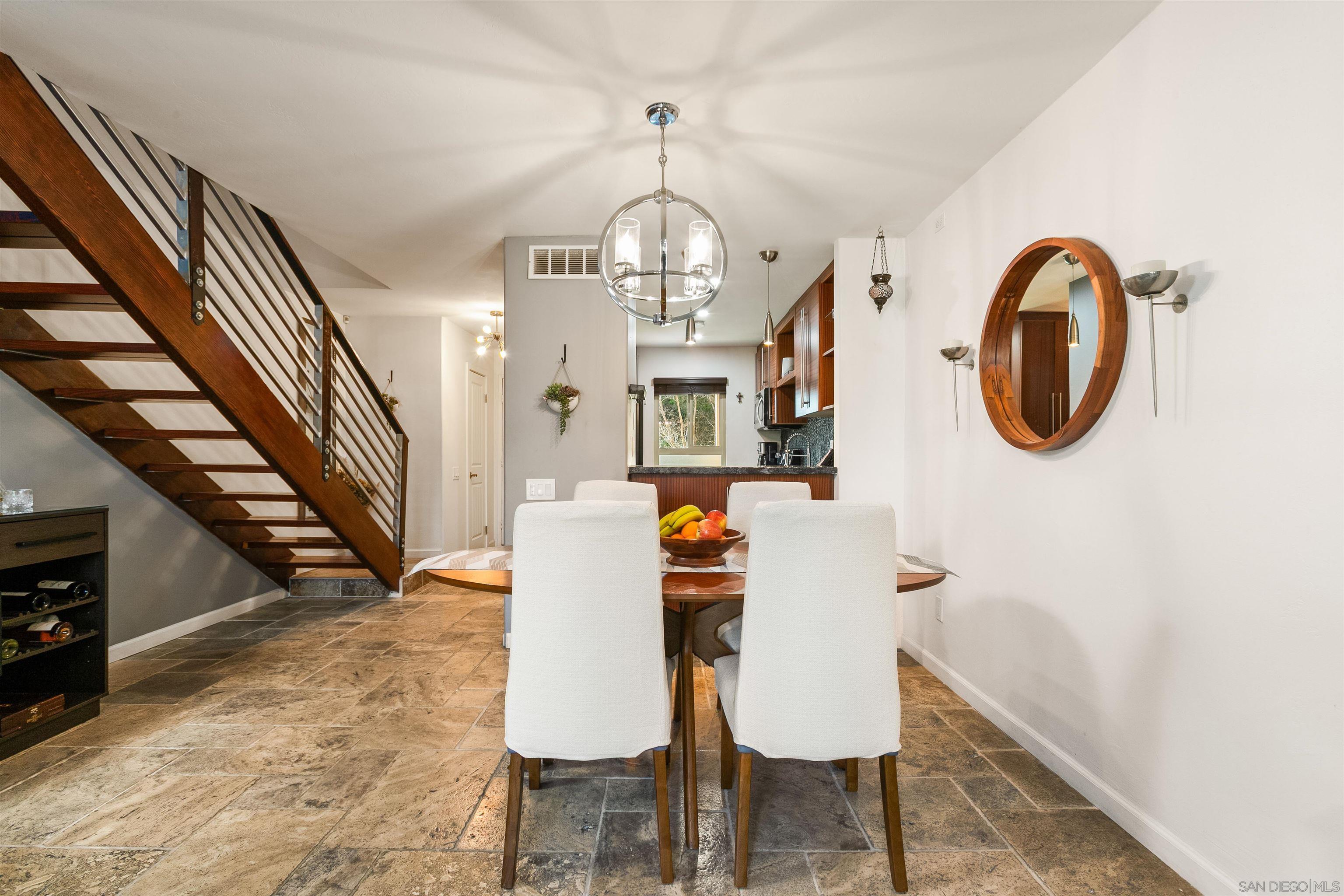 Detail Gallery Image 7 of 39 For 5700  Baltimore Dr  #202,  La Mesa,  CA 91942 - 2 Beds | 2/1 Baths