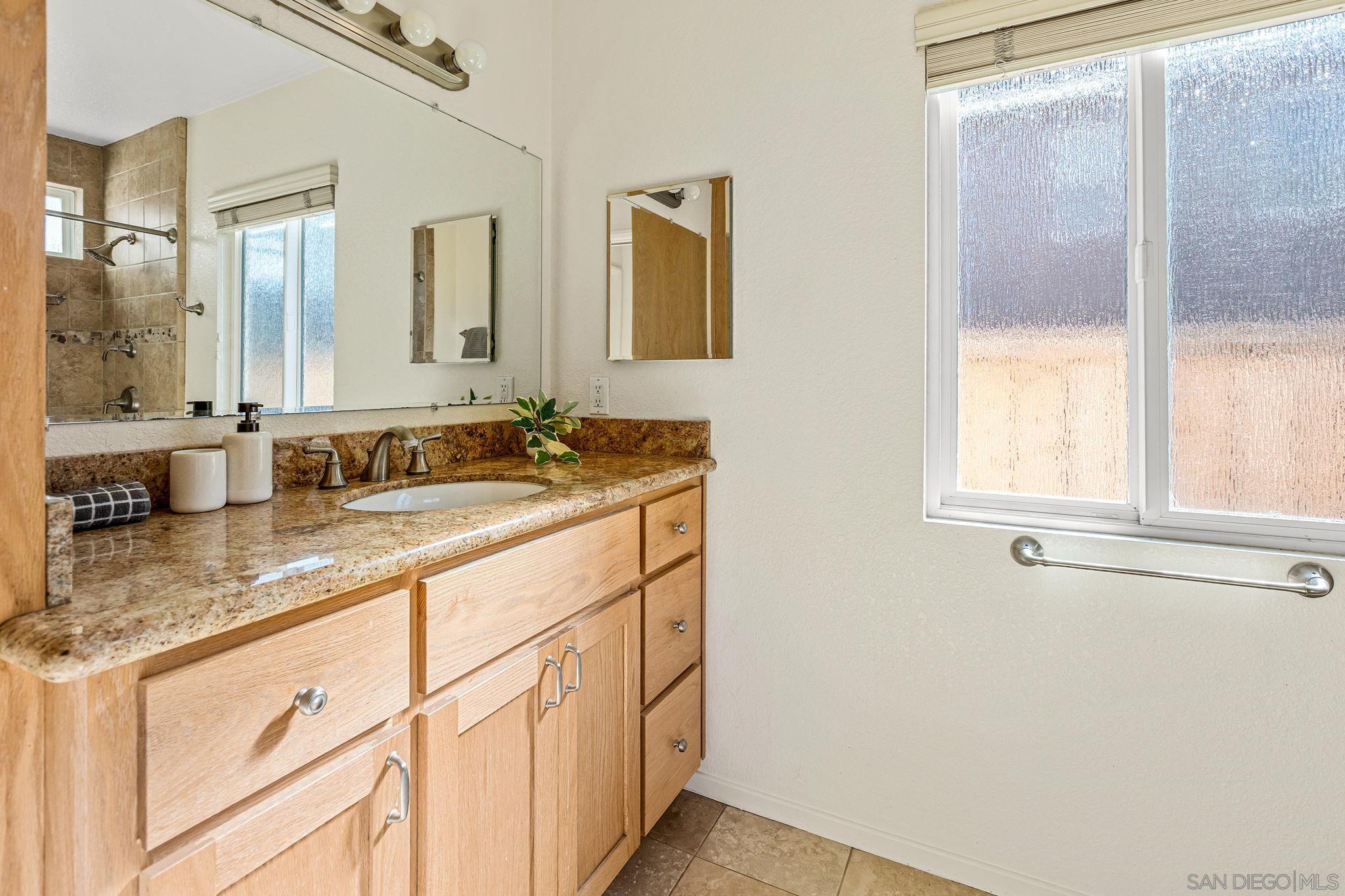 Detail Gallery Image 16 of 33 For 10941  Waterton Road, San Diego,  CA 92131 - 5 Beds | 4 Baths