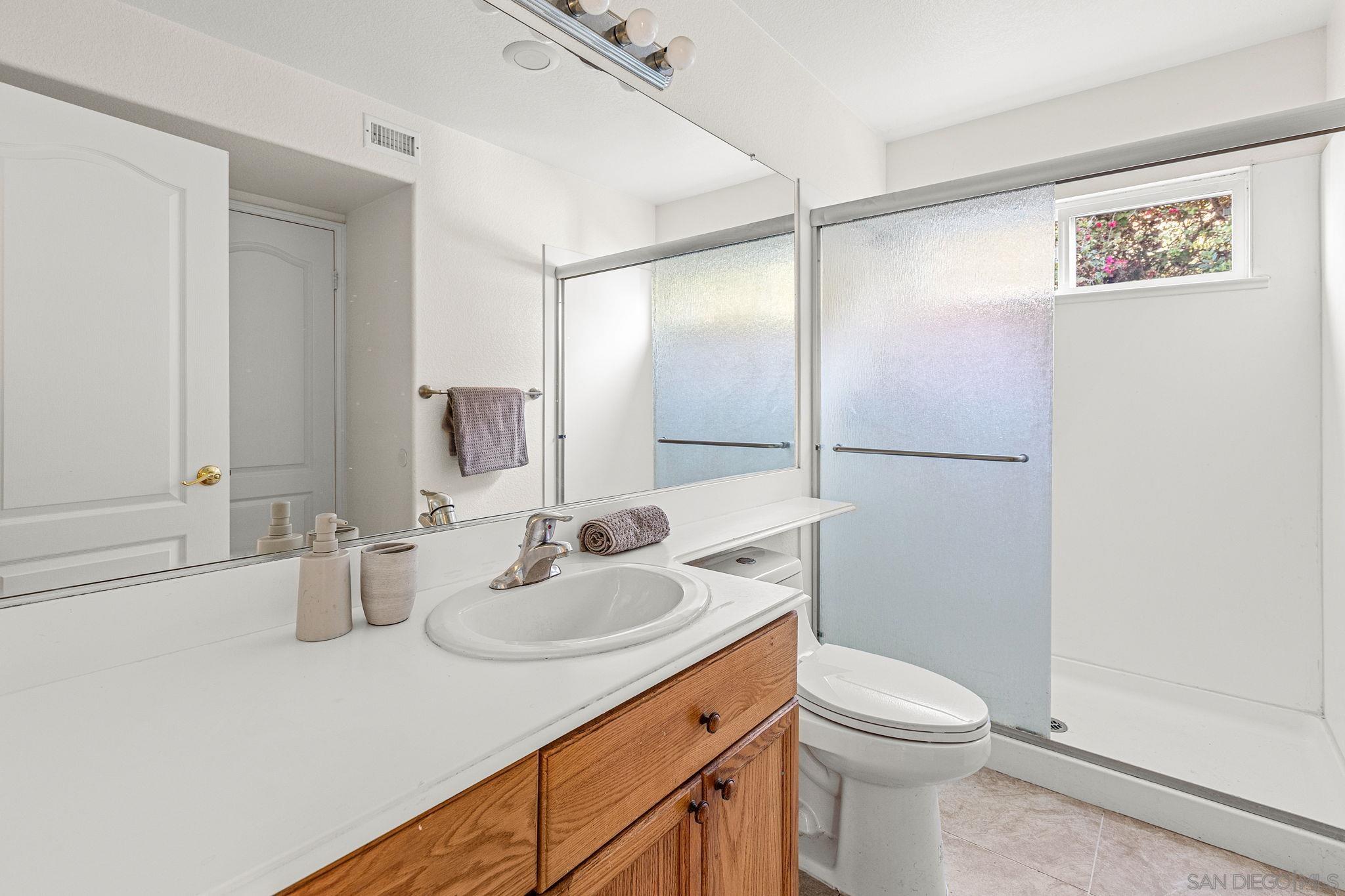 Detail Gallery Image 19 of 33 For 10941  Waterton Road, San Diego,  CA 92131 - 5 Beds | 4 Baths