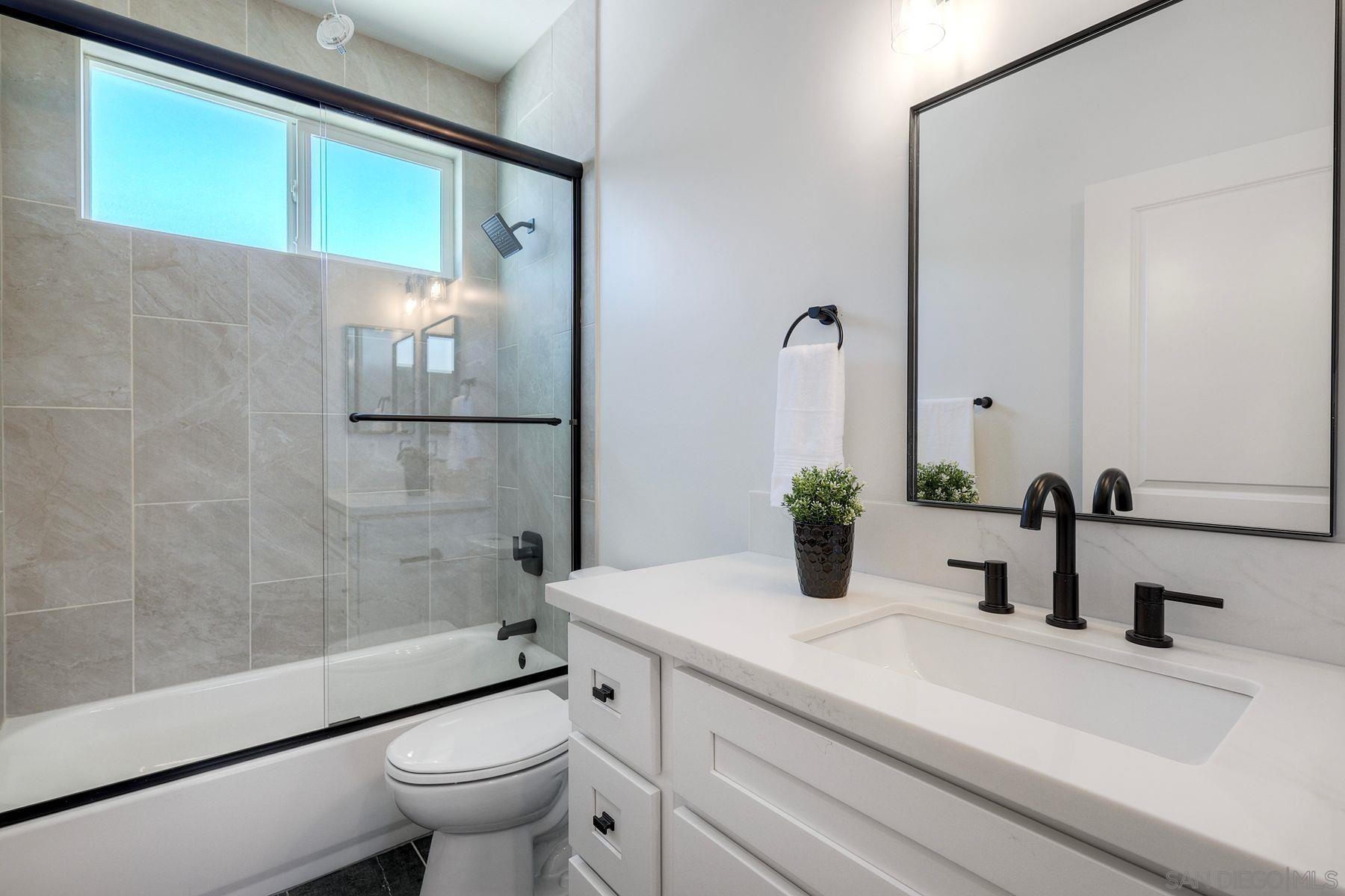 Detail Gallery Image 19 of 47 For 1226  8th St, Imperial Beach,  CA 91932 - 6 Beds | 4 Baths