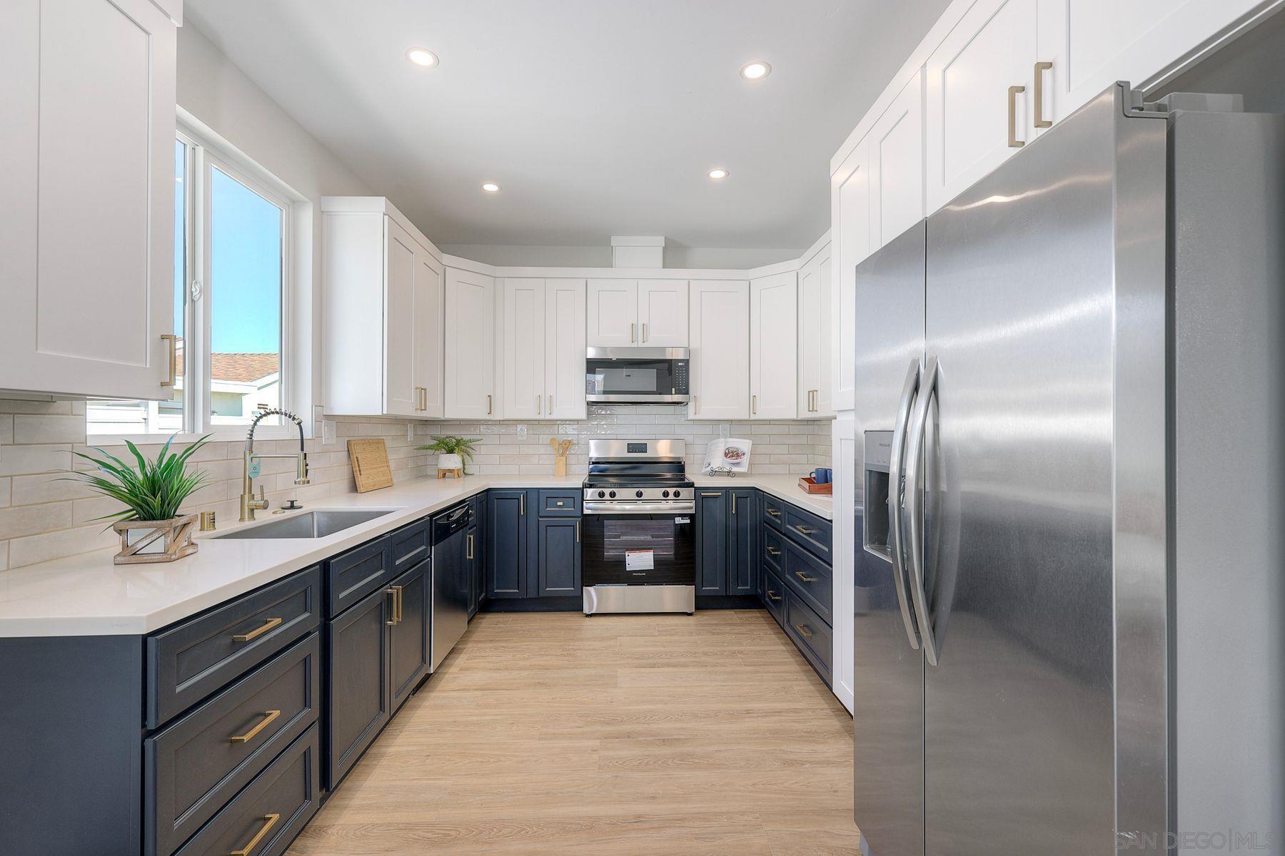 Detail Gallery Image 9 of 47 For 1226  8th St, Imperial Beach,  CA 91932 - 6 Beds | 4 Baths