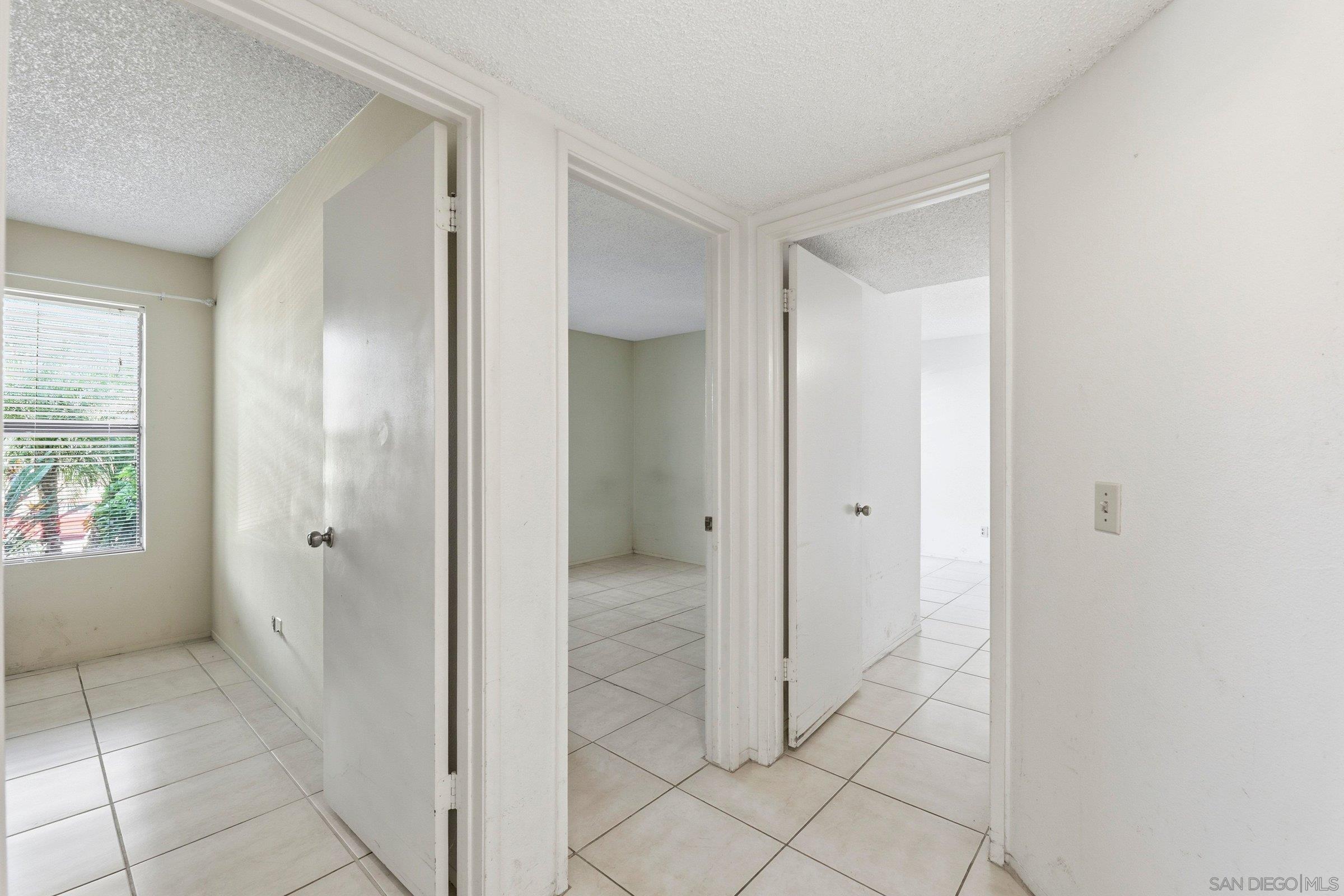 Detail Gallery Image 12 of 36 For 9454  Twin Trails Dr  #103,  San Diego,  CA 92129 - 3 Beds | 2 Baths