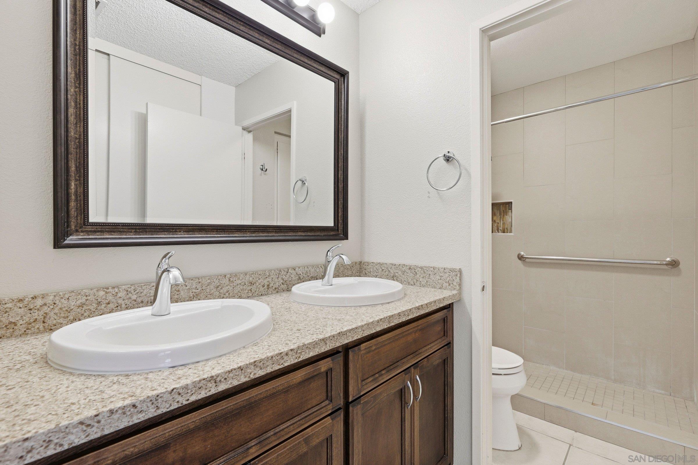Detail Gallery Image 16 of 36 For 9454  Twin Trails Dr  #103,  San Diego,  CA 92129 - 3 Beds | 2 Baths