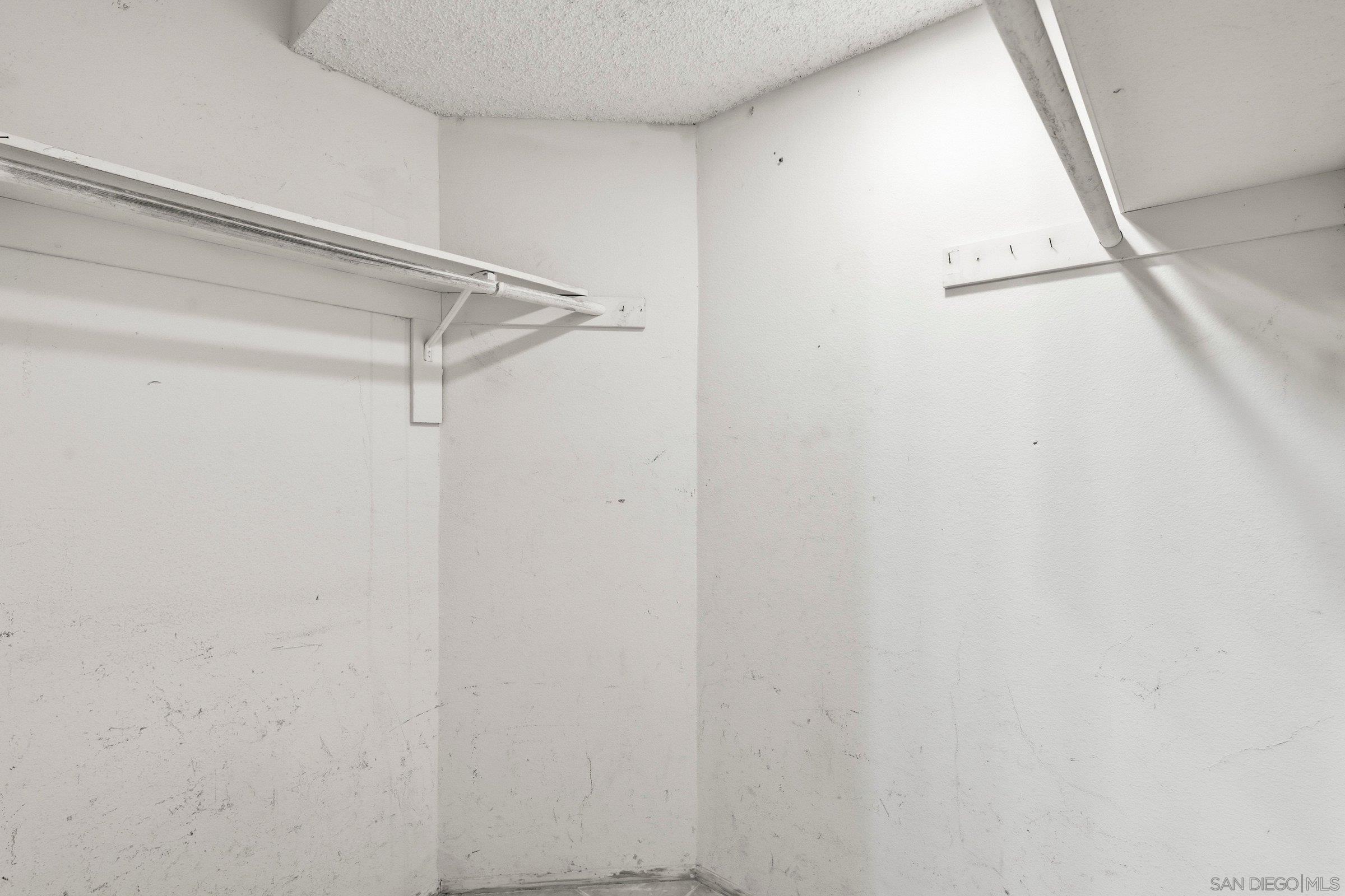 Detail Gallery Image 17 of 36 For 9454  Twin Trails Dr  #103,  San Diego,  CA 92129 - 3 Beds | 2 Baths