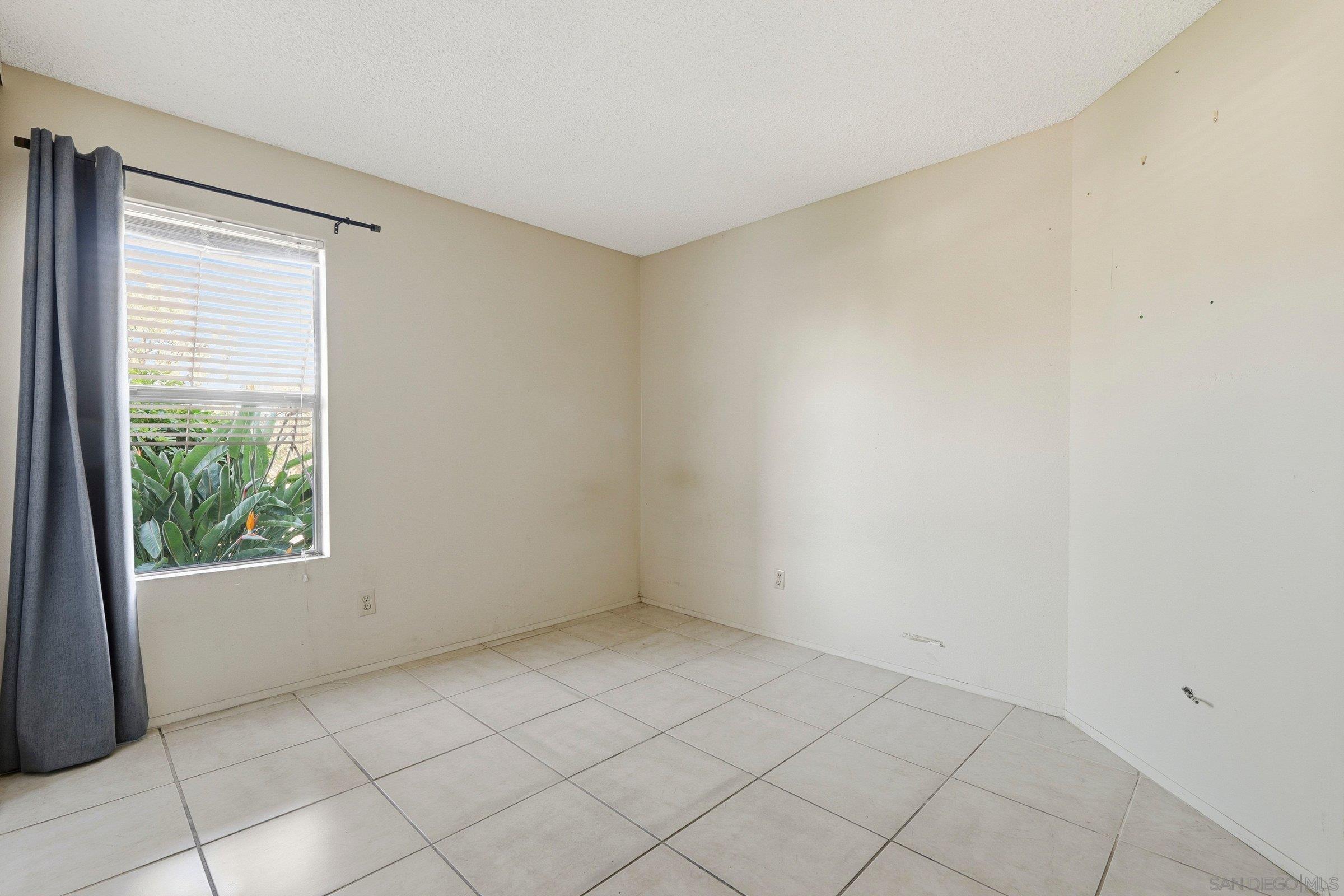 Detail Gallery Image 19 of 36 For 9454  Twin Trails Dr  #103,  San Diego,  CA 92129 - 3 Beds | 2 Baths