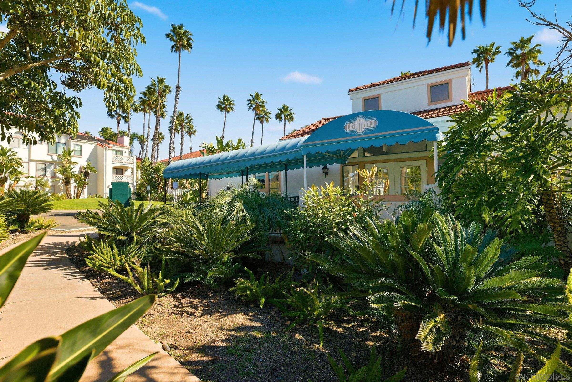 Detail Gallery Image 22 of 36 For 9454  Twin Trails Dr  #103,  San Diego,  CA 92129 - 3 Beds | 2 Baths