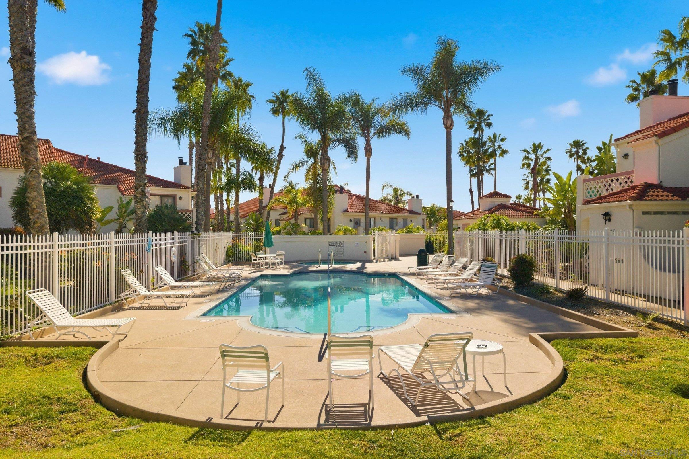 Detail Gallery Image 26 of 36 For 9454  Twin Trails Dr  #103,  San Diego,  CA 92129 - 3 Beds | 2 Baths