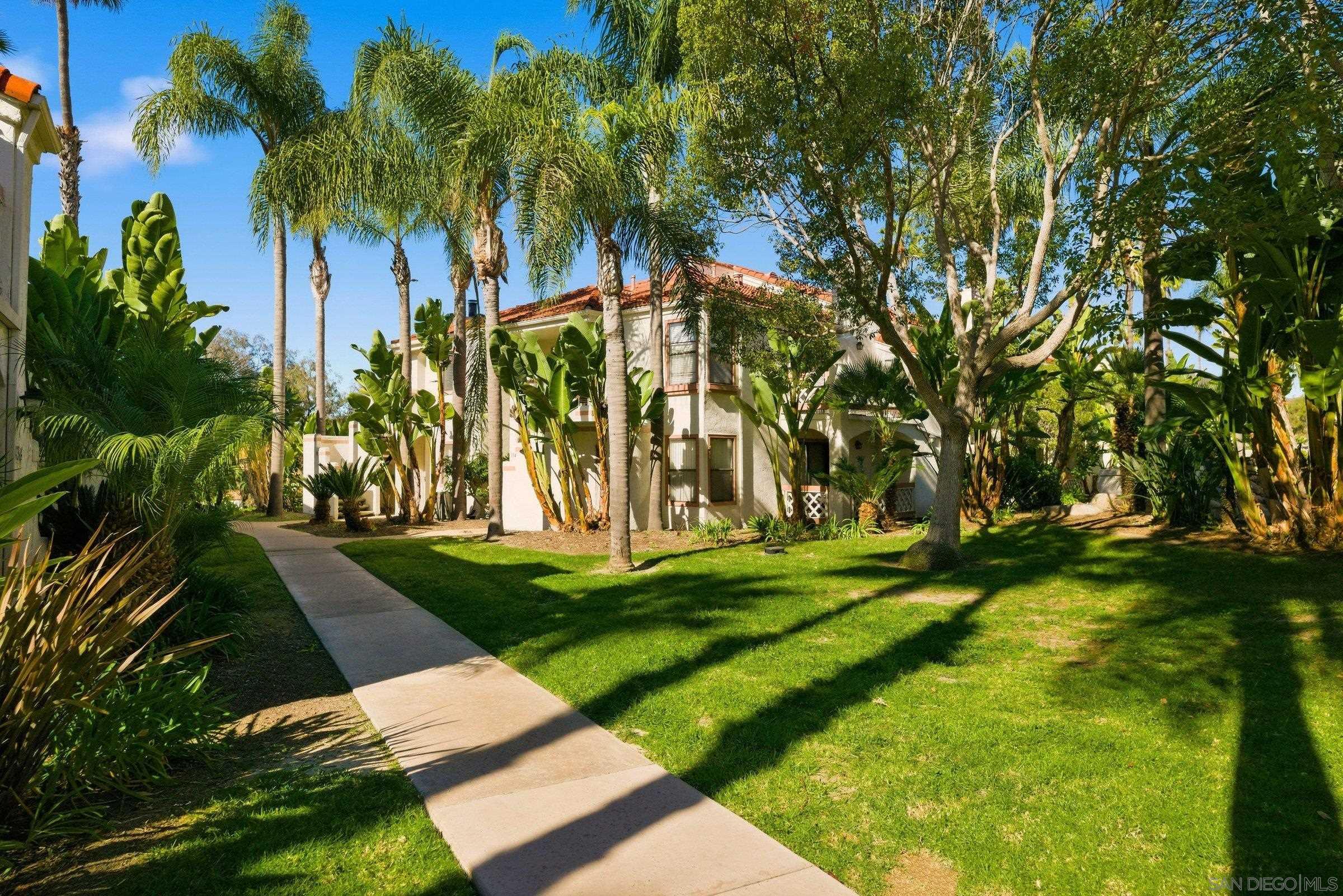 Detail Gallery Image 29 of 36 For 9454  Twin Trails Dr  #103,  San Diego,  CA 92129 - 3 Beds | 2 Baths