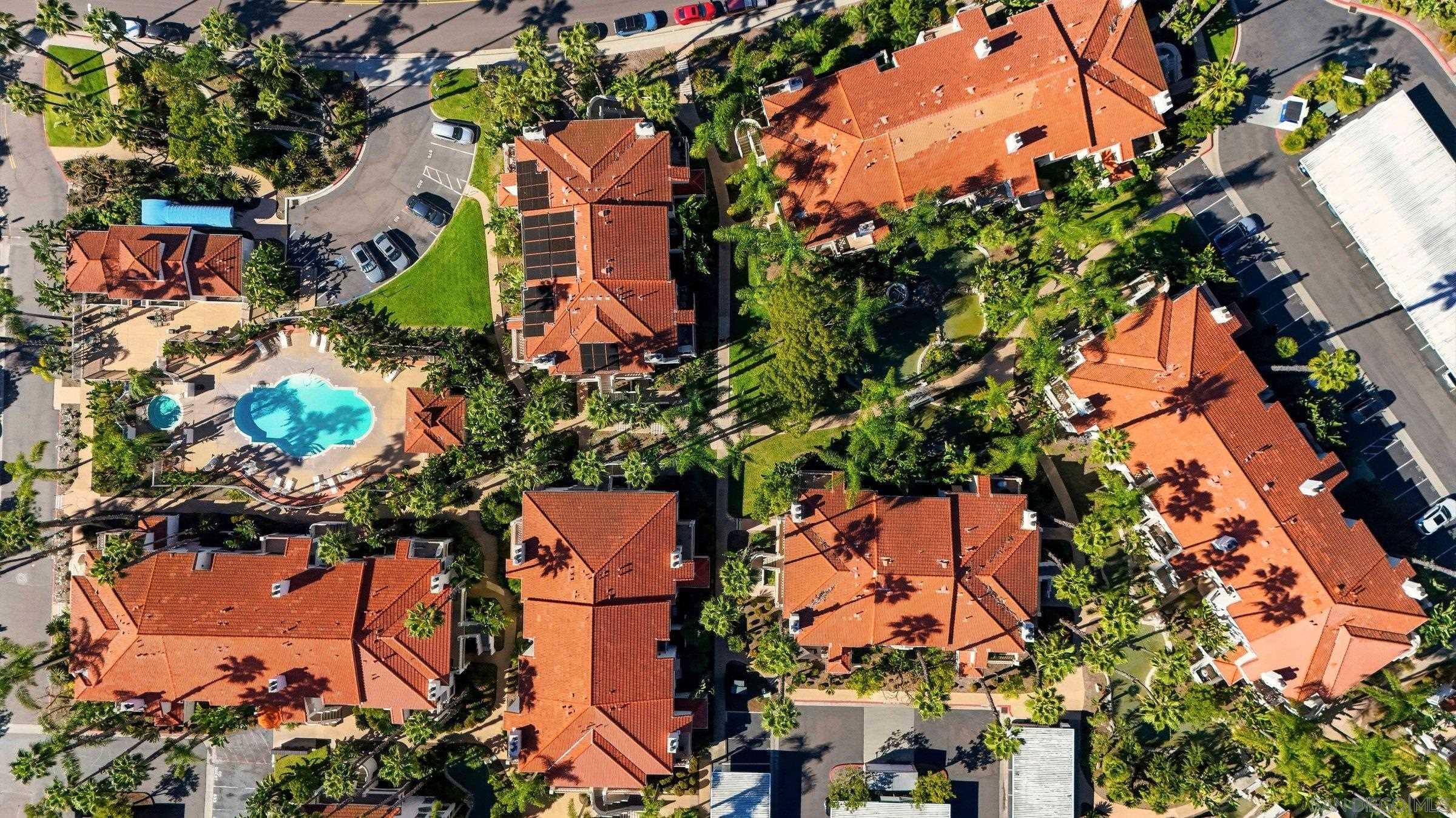 Detail Gallery Image 30 of 36 For 9454  Twin Trails Dr  #103,  San Diego,  CA 92129 - 3 Beds | 2 Baths