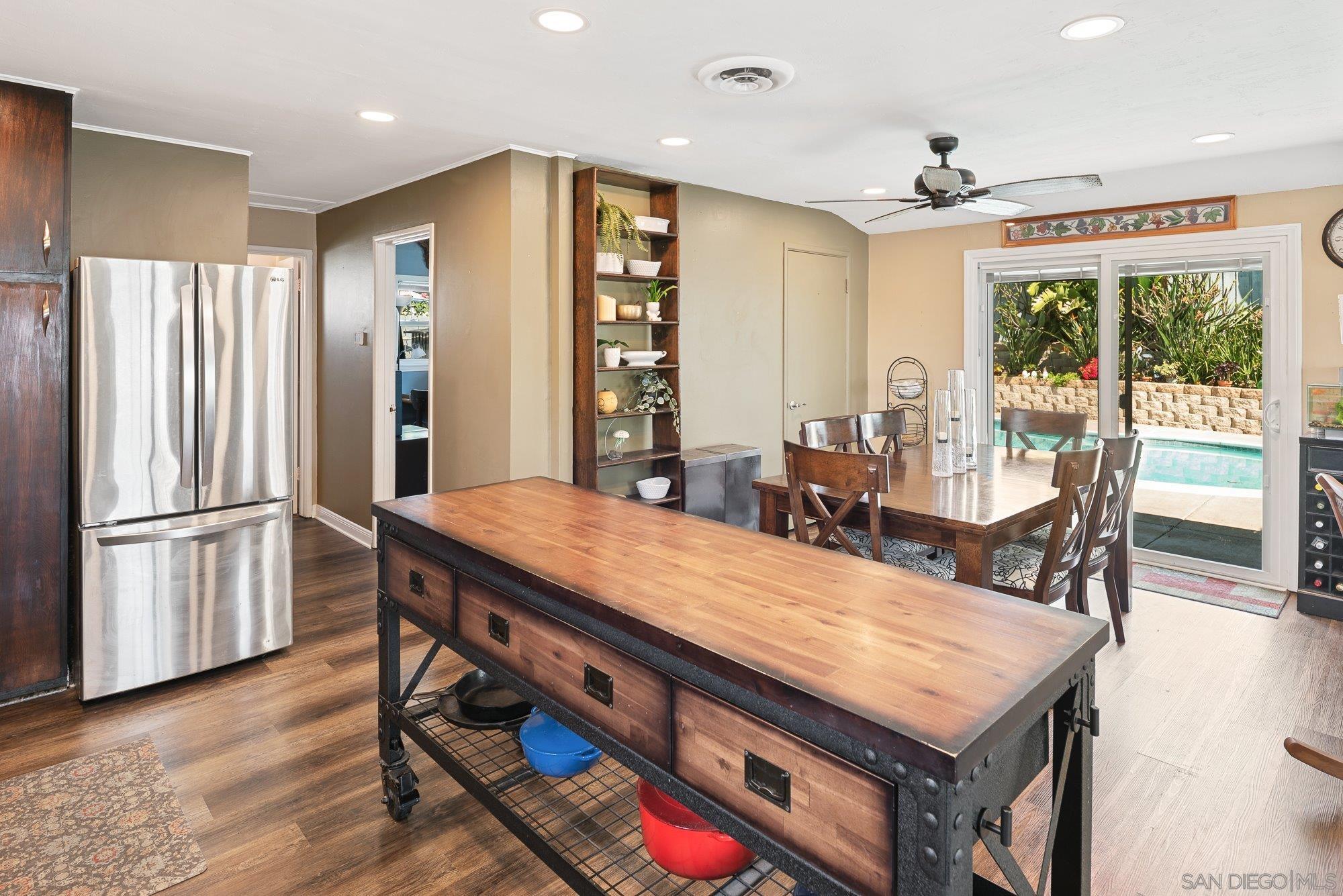 Detail Gallery Image 12 of 36 For 6353  Lake Albano Ave, San Diego,  CA 92119 - 3 Beds | 2 Baths