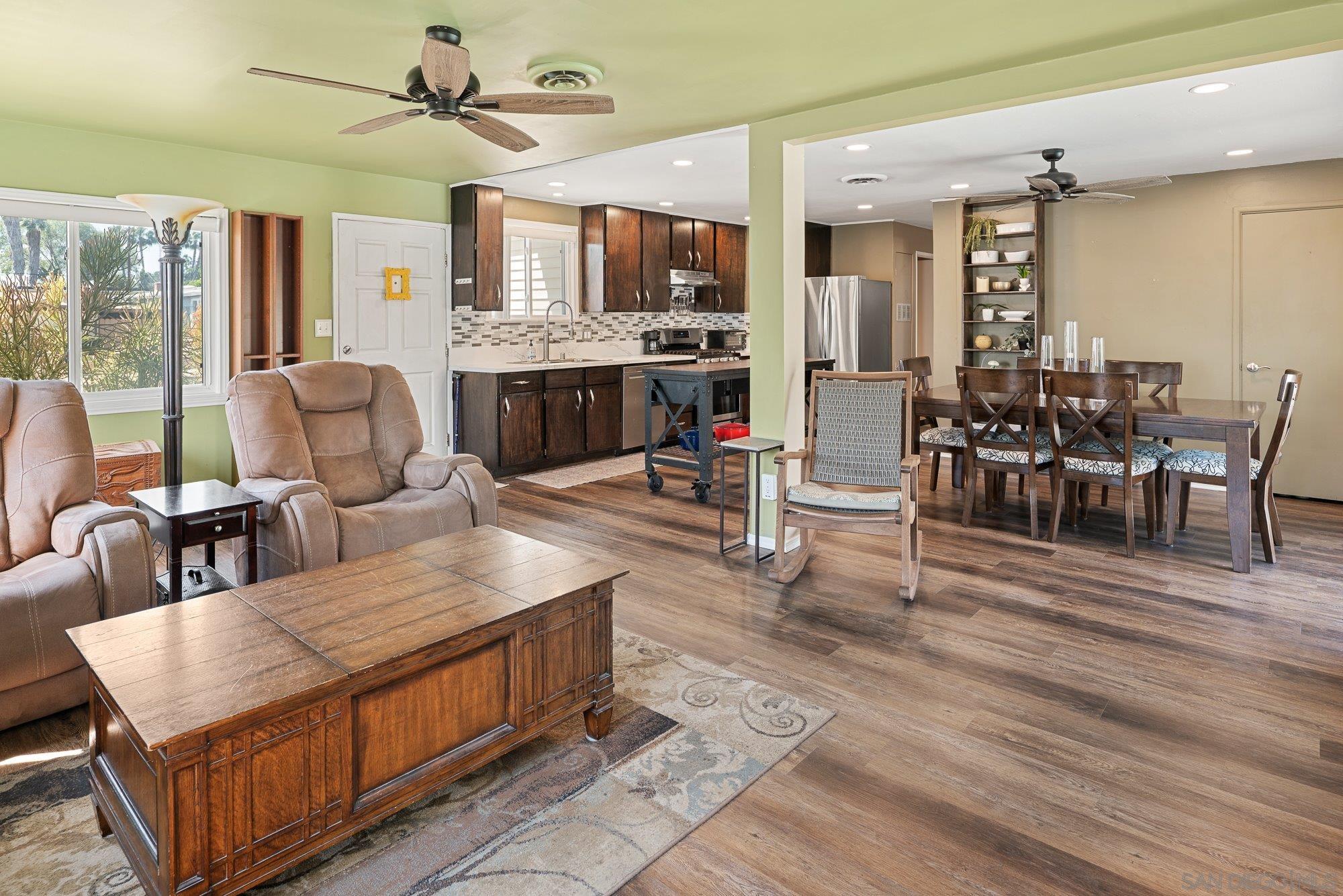 Detail Gallery Image 13 of 36 For 6353  Lake Albano Ave, San Diego,  CA 92119 - 3 Beds | 2 Baths