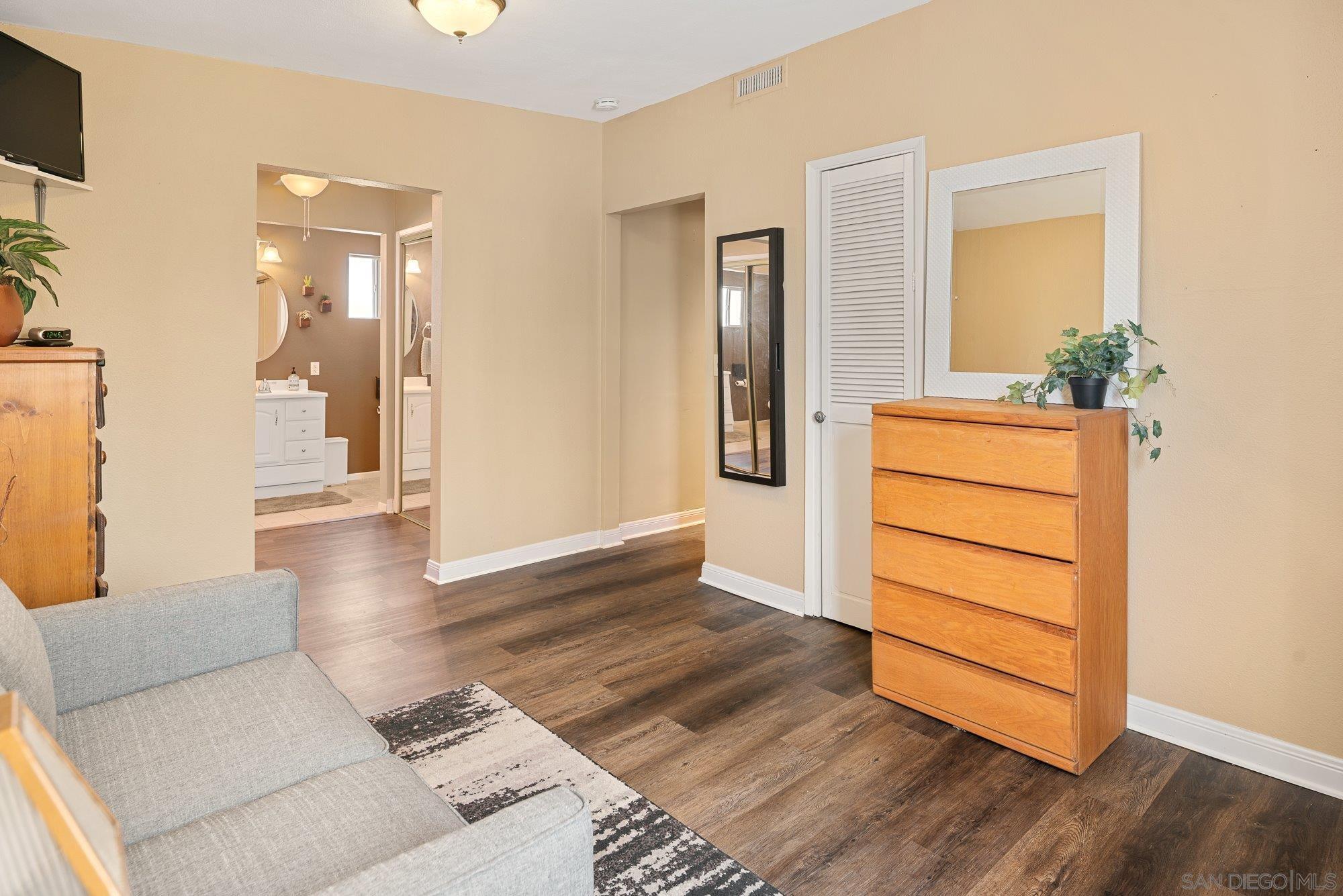 Detail Gallery Image 19 of 36 For 6353  Lake Albano Ave, San Diego,  CA 92119 - 3 Beds | 2 Baths