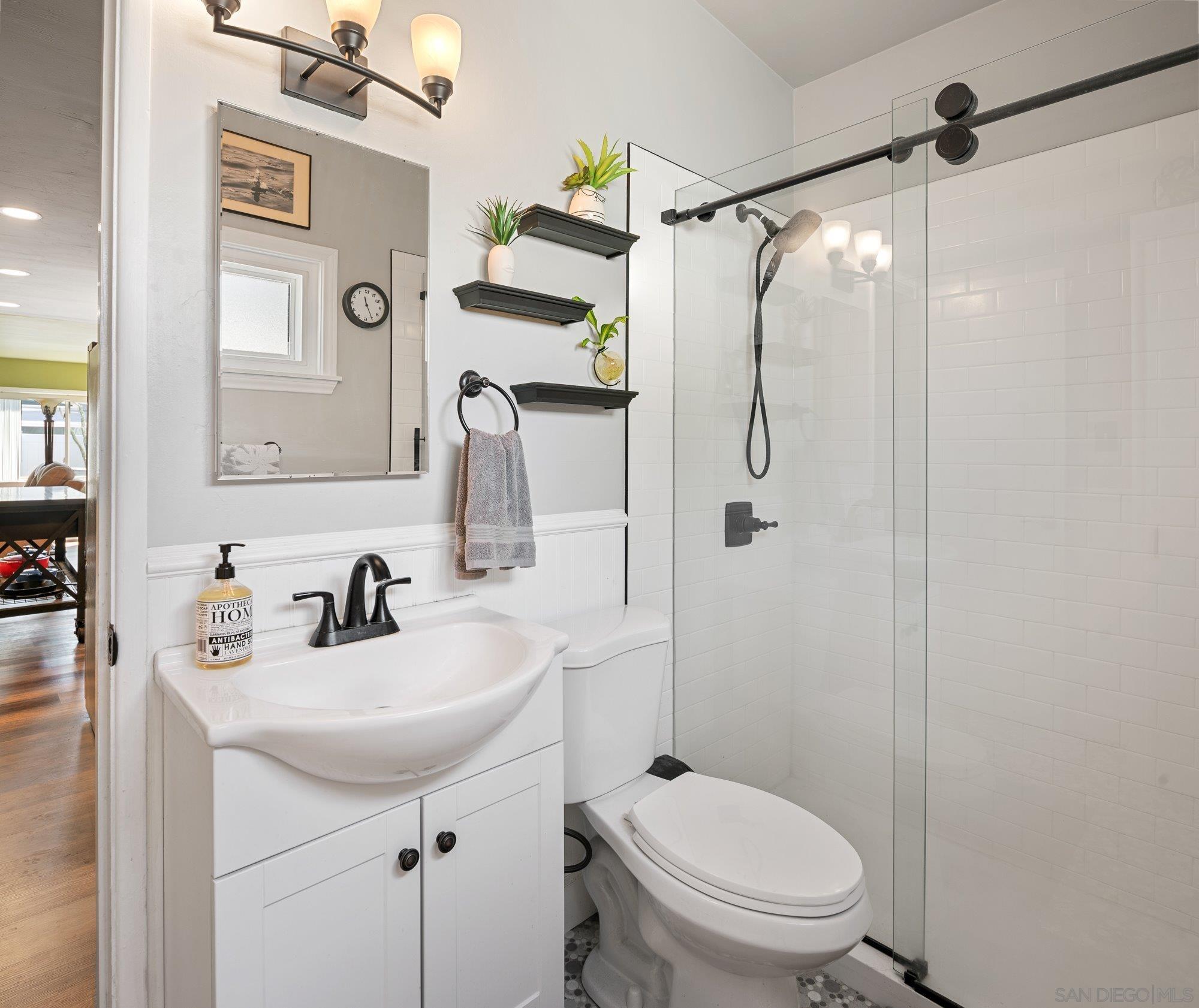 Detail Gallery Image 23 of 36 For 6353  Lake Albano Ave, San Diego,  CA 92119 - 3 Beds | 2 Baths