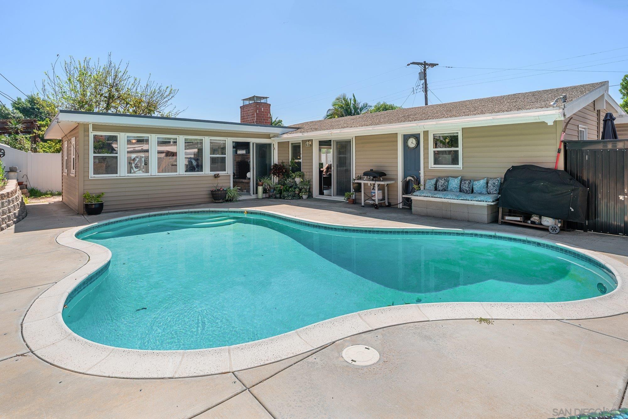 Detail Gallery Image 27 of 36 For 6353  Lake Albano Ave, San Diego,  CA 92119 - 3 Beds | 2 Baths