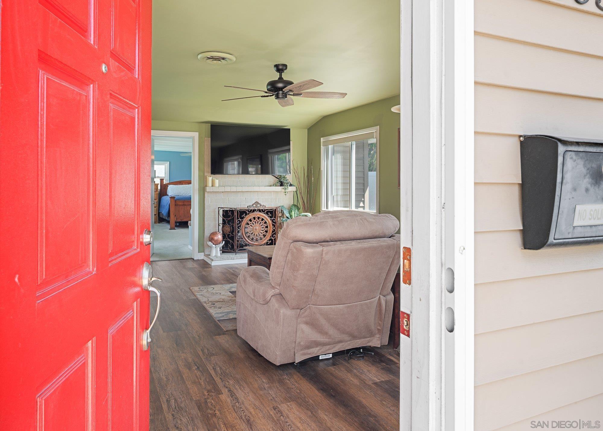 Detail Gallery Image 8 of 36 For 6353  Lake Albano Ave, San Diego,  CA 92119 - 3 Beds | 2 Baths