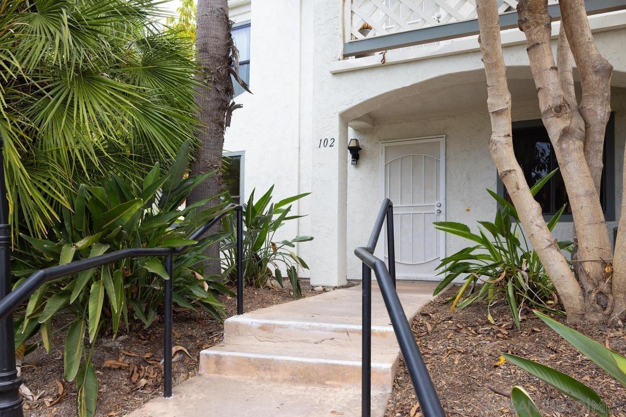 Detail Gallery Image 2 of 21 For 9449  Fairgrove Ln  102, San Diego,  CA 92129 - 2 Beds | 2 Baths