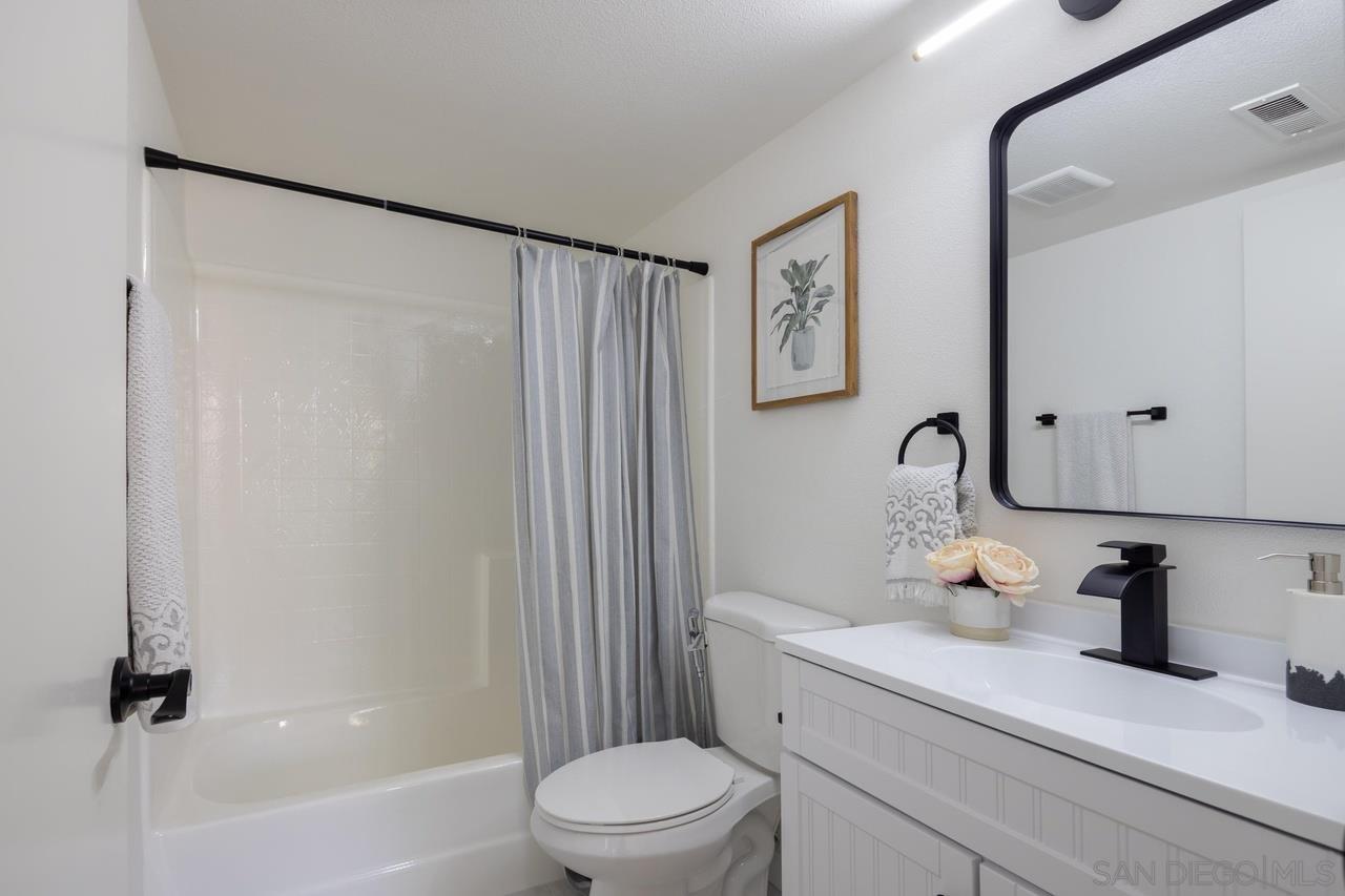 Detail Gallery Image 17 of 21 For 9449  Fairgrove Ln  102, San Diego,  CA 92129 - 2 Beds | 2 Baths