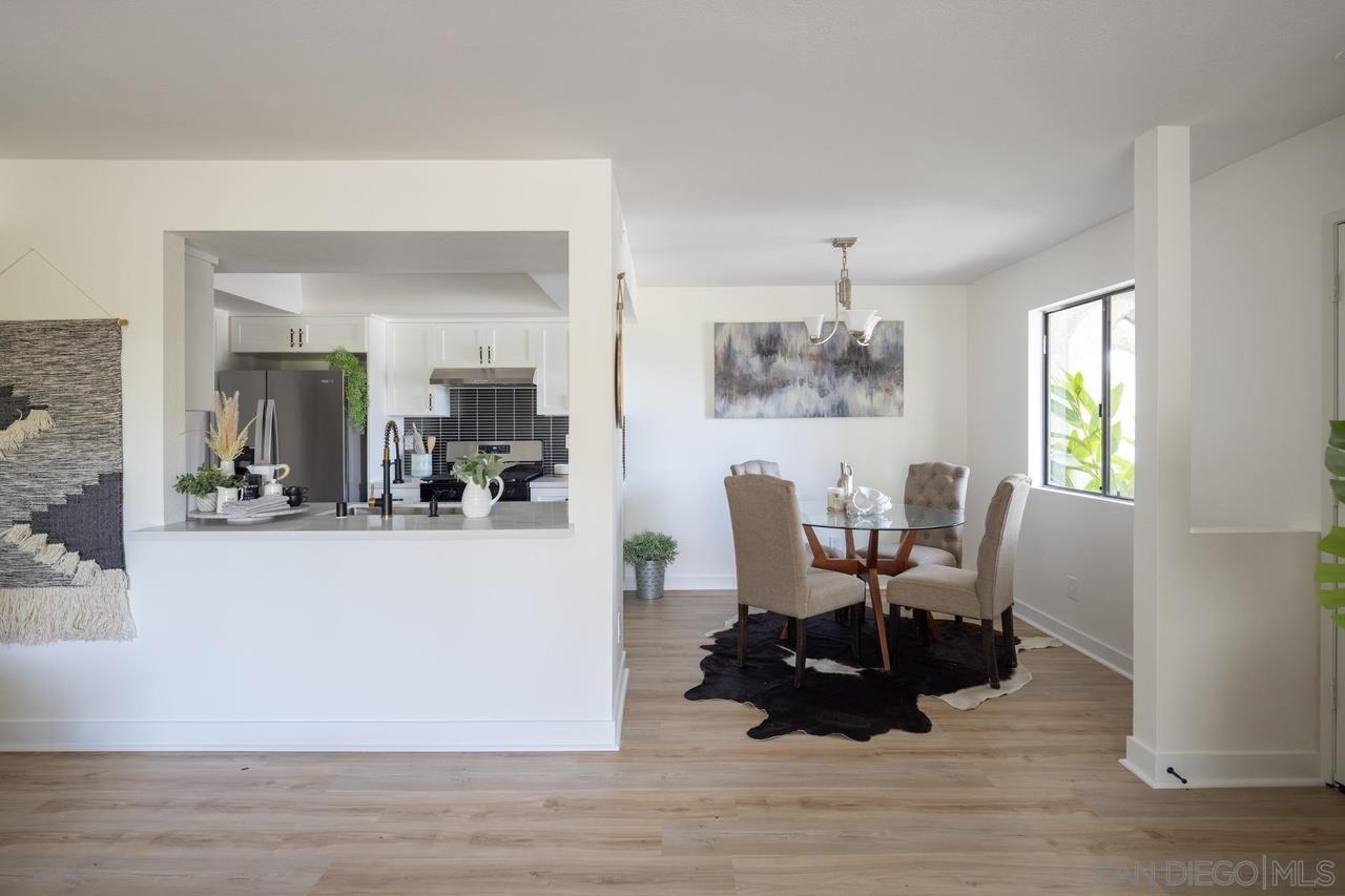 Detail Gallery Image 7 of 21 For 9449  Fairgrove Ln  102, San Diego,  CA 92129 - 2 Beds | 2 Baths