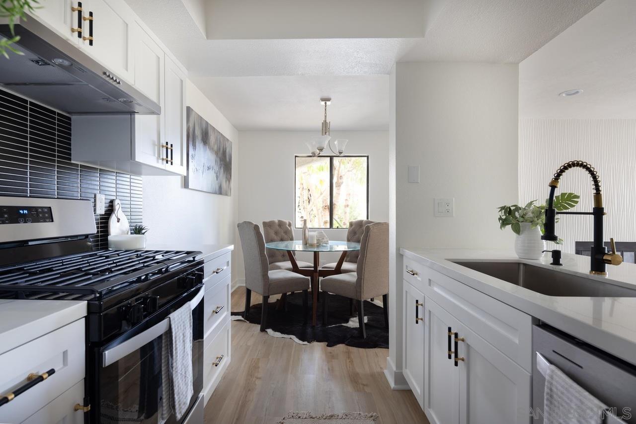 Detail Gallery Image 10 of 21 For 9449  Fairgrove Ln  102, San Diego,  CA 92129 - 2 Beds | 2 Baths