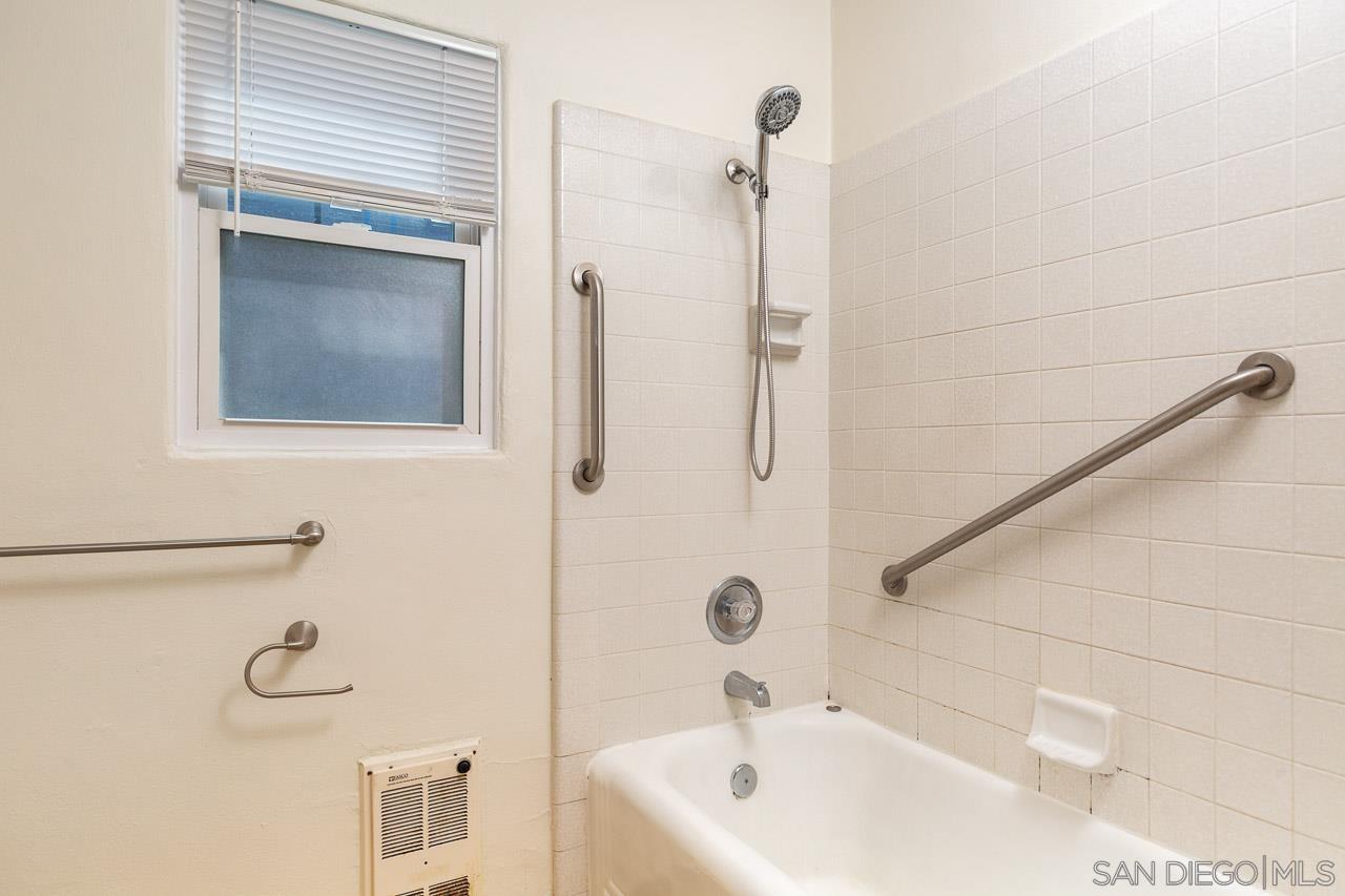 Detail Gallery Image 15 of 21 For 1010  5th, Coronado,  CA 92118 - 2 Beds | 2 Baths
