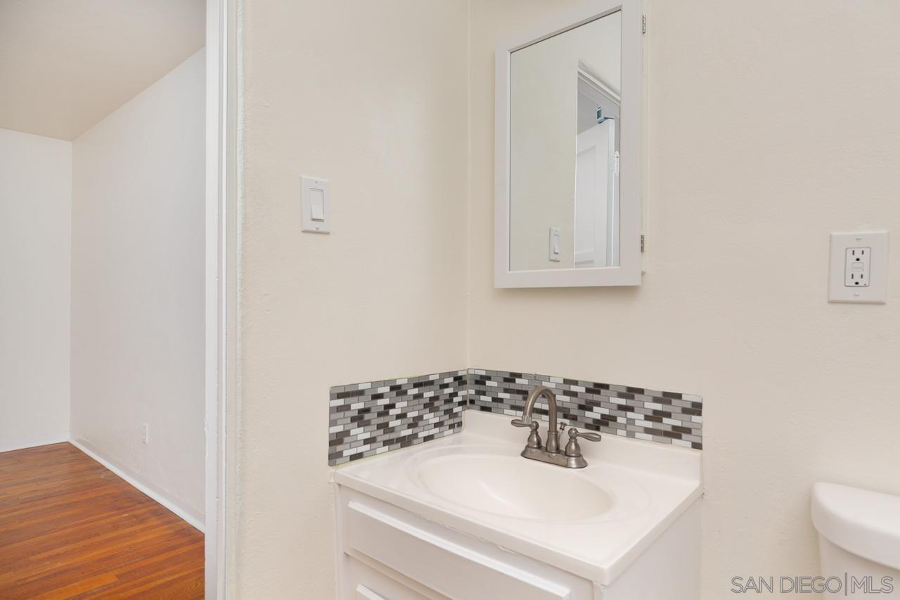 Detail Gallery Image 16 of 21 For 1010  5th, Coronado,  CA 92118 - 2 Beds | 2 Baths
