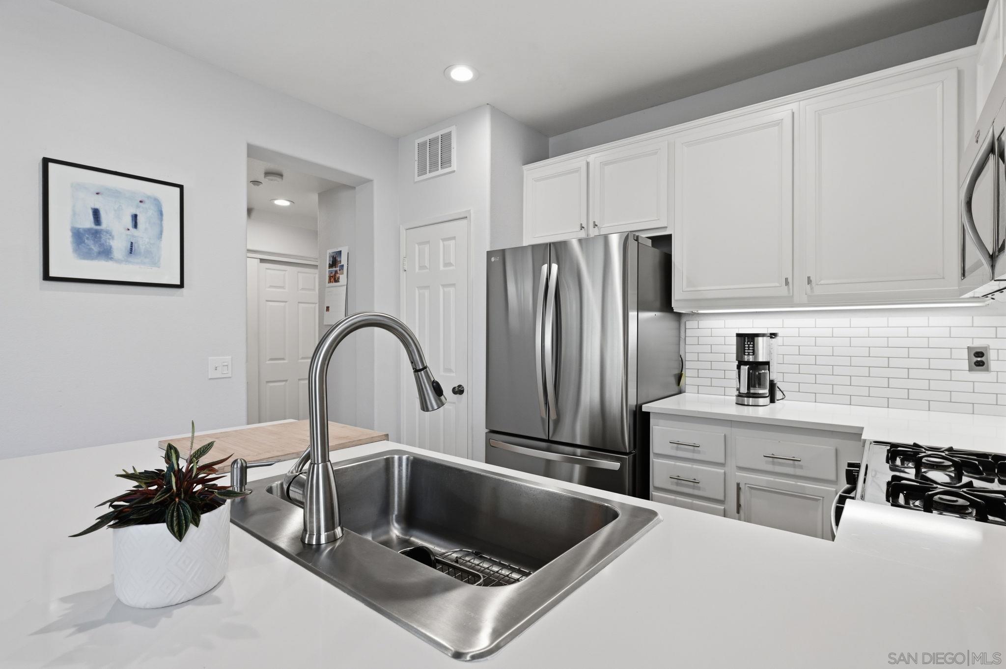 Detail Gallery Image 9 of 39 For 1768  Morgans Avenue, San Marcos,  CA 92078 - 3 Beds | 2/1 Baths