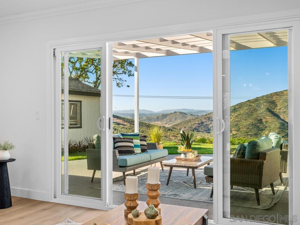 Detail Gallery Image 9 of 71 For 17906  Saint Andrews Dr, Poway,  CA 92064 - 4 Beds | 2 Baths