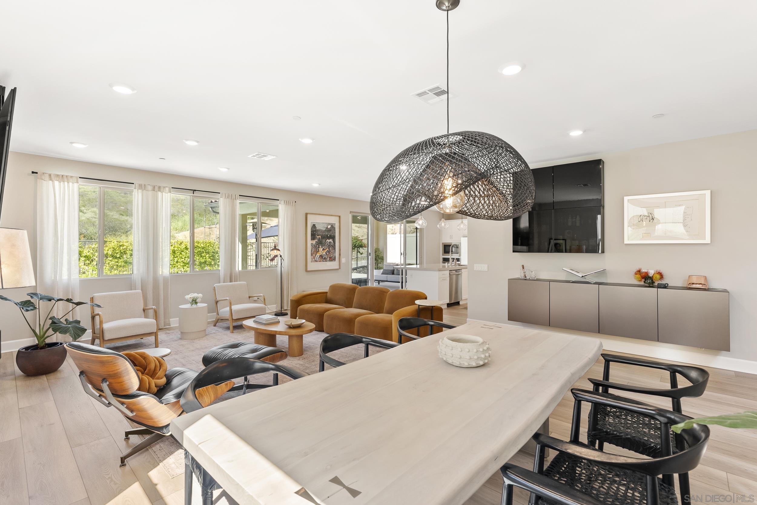 Detail Gallery Image 5 of 52 For 944  Lindbergh, San Marcos,  CA 92069 - 5 Beds | 4/1 Baths