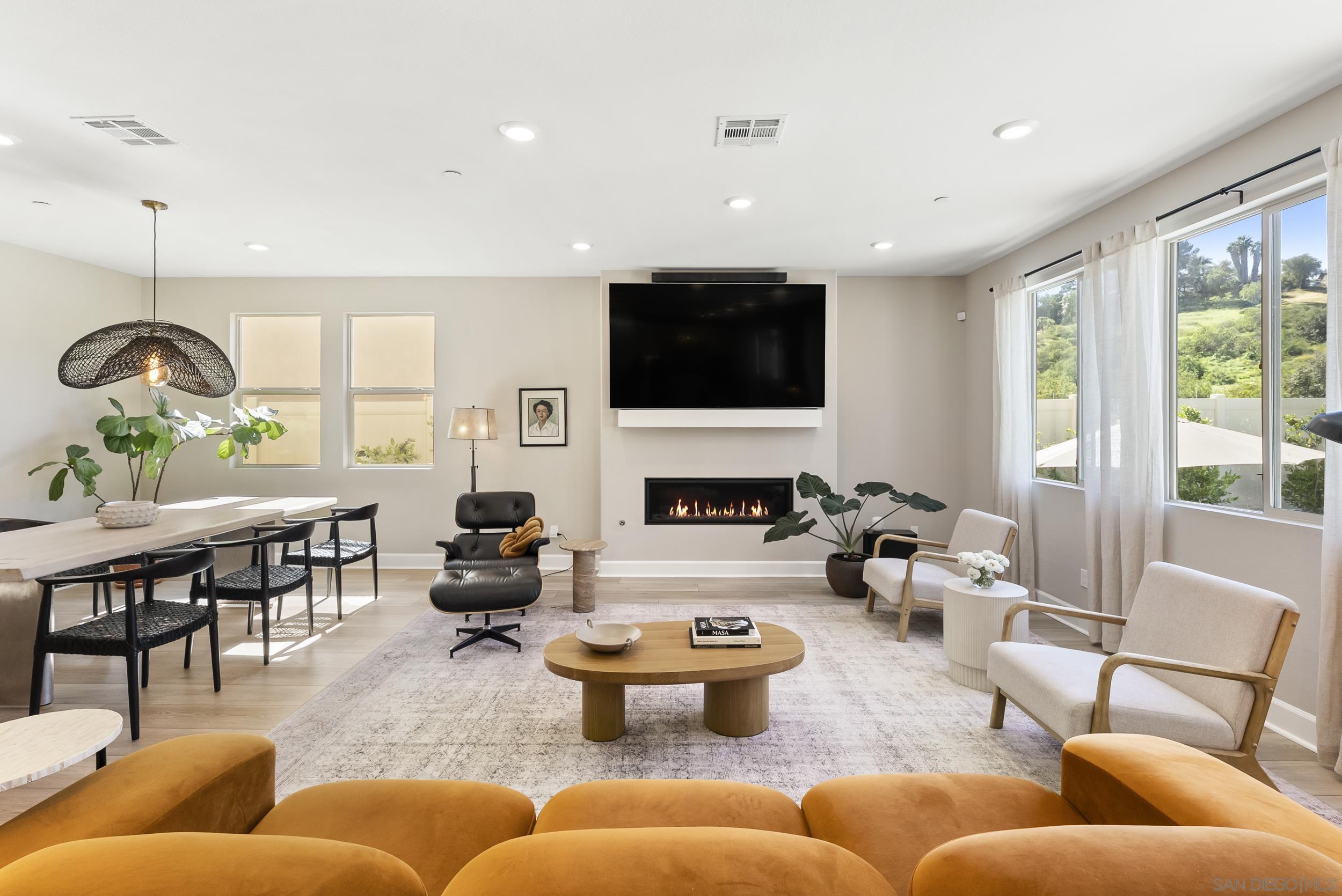 Detail Gallery Image 8 of 52 For 944  Lindbergh, San Marcos,  CA 92069 - 5 Beds | 4/1 Baths