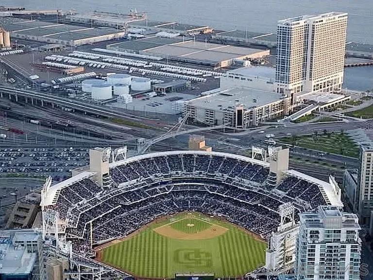 Detail Gallery Image 3 of 23 For 325  7th Ave  1301, San Diego,  CA 92101 - 2 Beds | 2 Baths