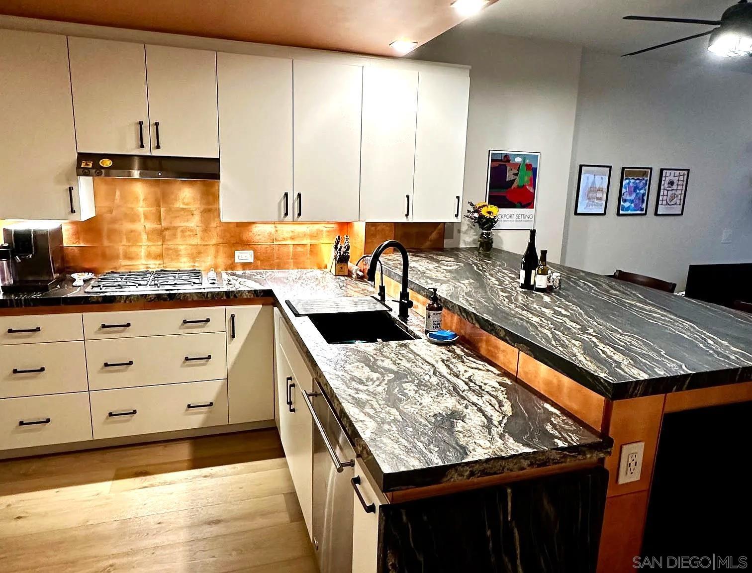 Detail Gallery Image 4 of 23 For 325  7th Ave  1301, San Diego,  CA 92101 - 2 Beds | 2 Baths