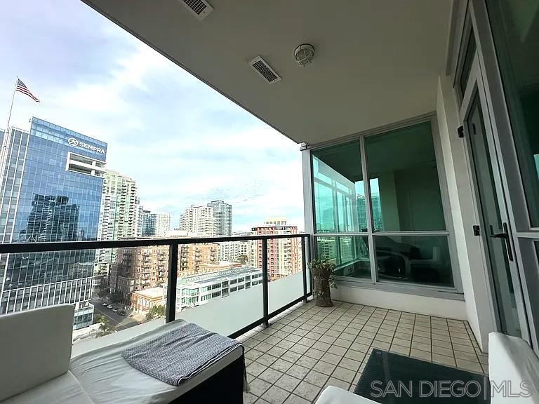 Detail Gallery Image 7 of 23 For 325  7th Ave  1301, San Diego,  CA 92101 - 2 Beds | 2 Baths