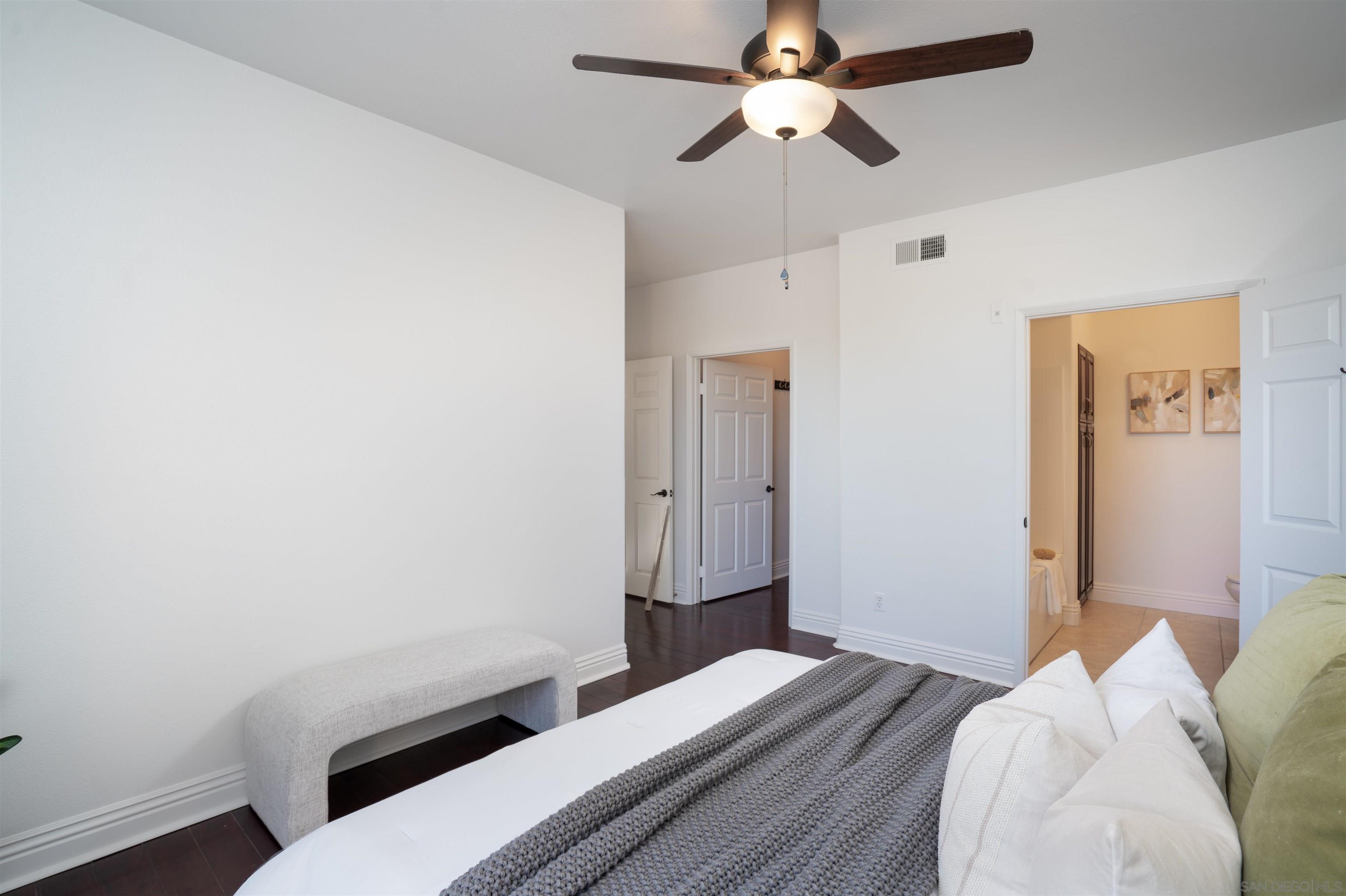 Detail Gallery Image 16 of 27 For 12376  Carmel Country Rd  #107,  San Diego,  CA 92130 - 3 Beds | 2 Baths