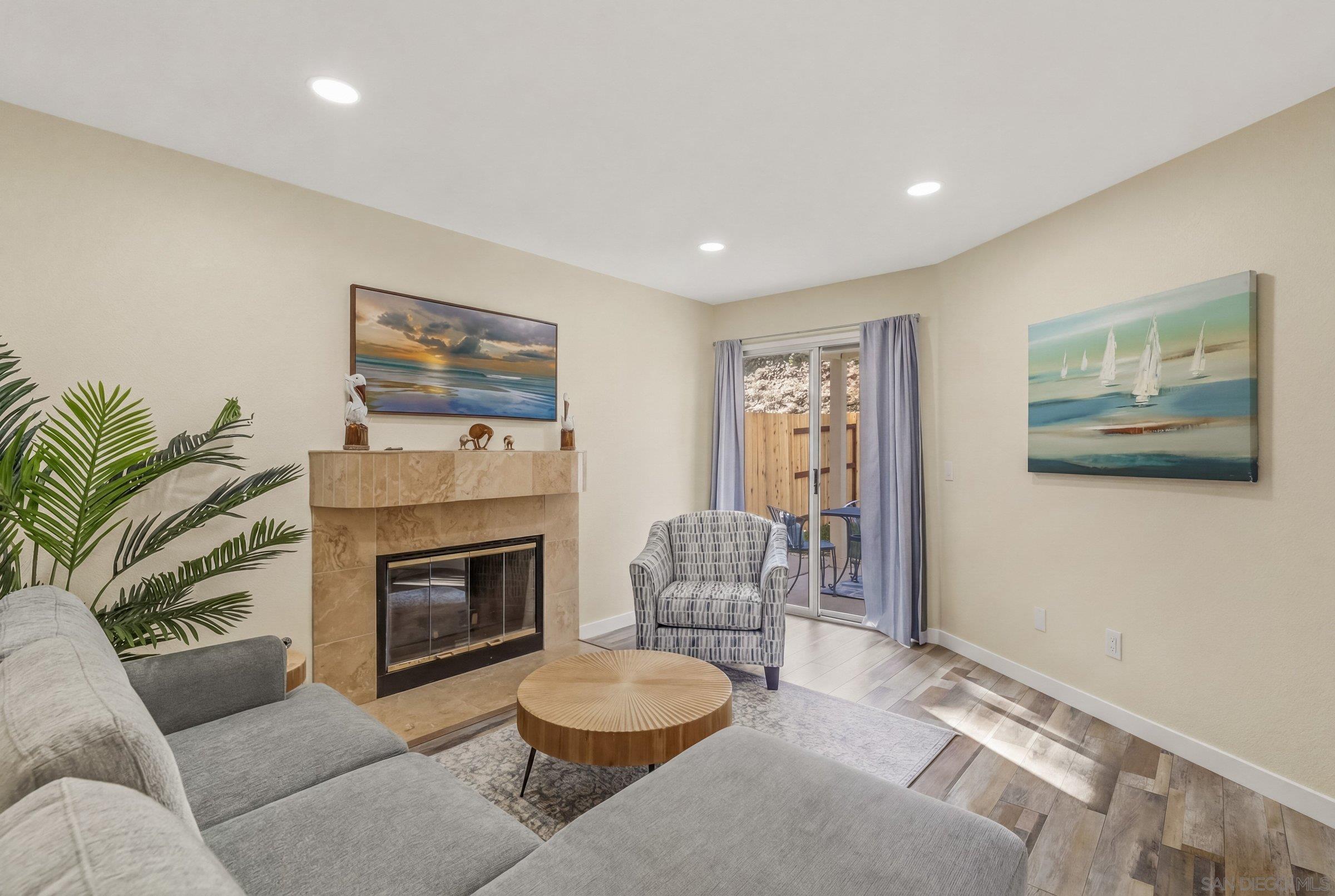 Detail Gallery Image 14 of 29 For 1772  Avenida Segovia, Oceanside,  CA 92056 - 4 Beds | 3 Baths