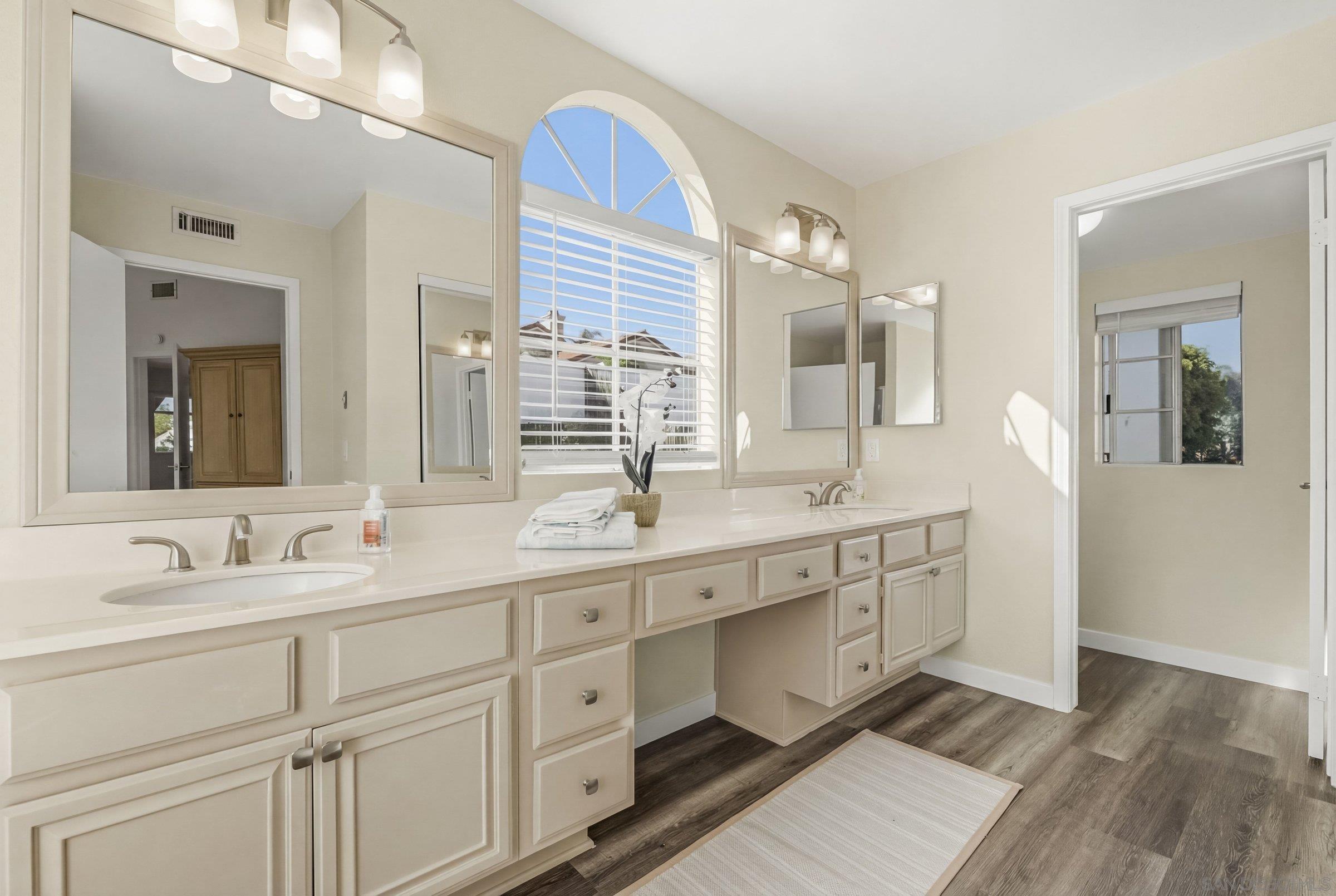 Detail Gallery Image 20 of 29 For 1772  Avenida Segovia, Oceanside,  CA 92056 - 4 Beds | 3 Baths