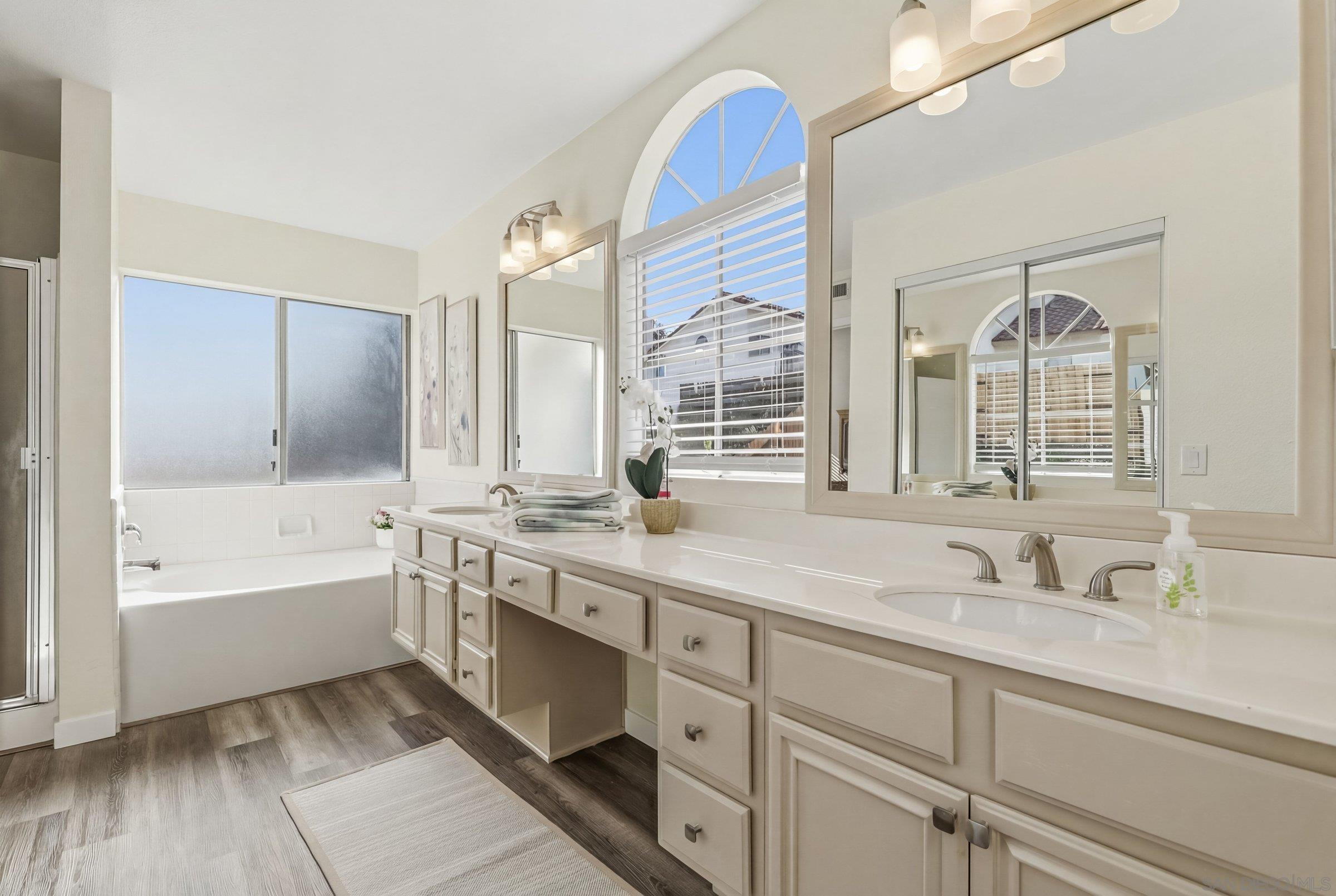 Detail Gallery Image 21 of 29 For 1772  Avenida Segovia, Oceanside,  CA 92056 - 4 Beds | 3 Baths