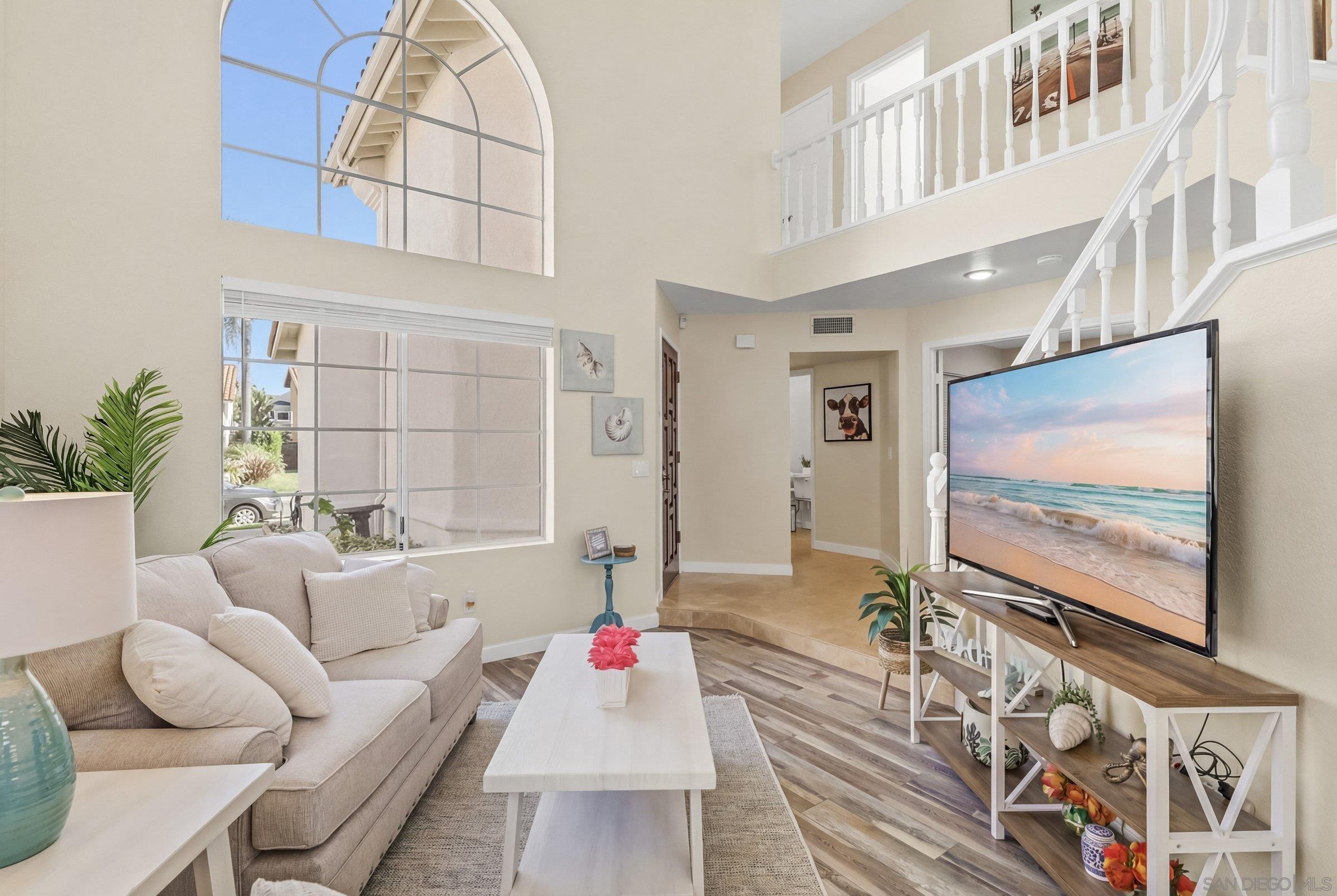 Detail Gallery Image 7 of 29 For 1772  Avenida Segovia, Oceanside,  CA 92056 - 4 Beds | 3 Baths