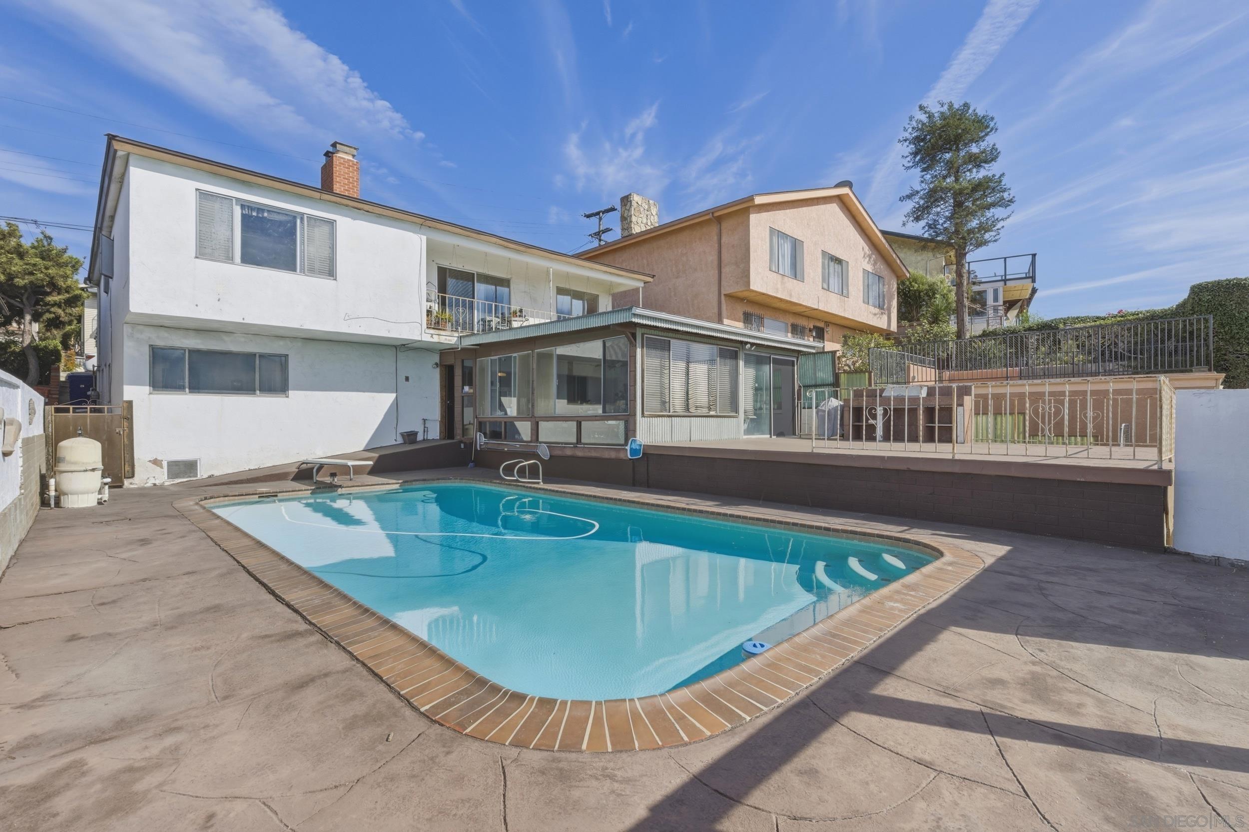 Detail Gallery Image 13 of 26 For 2460  56th St, San Diego,  CA 92105 - 4 Beds | 3 Baths