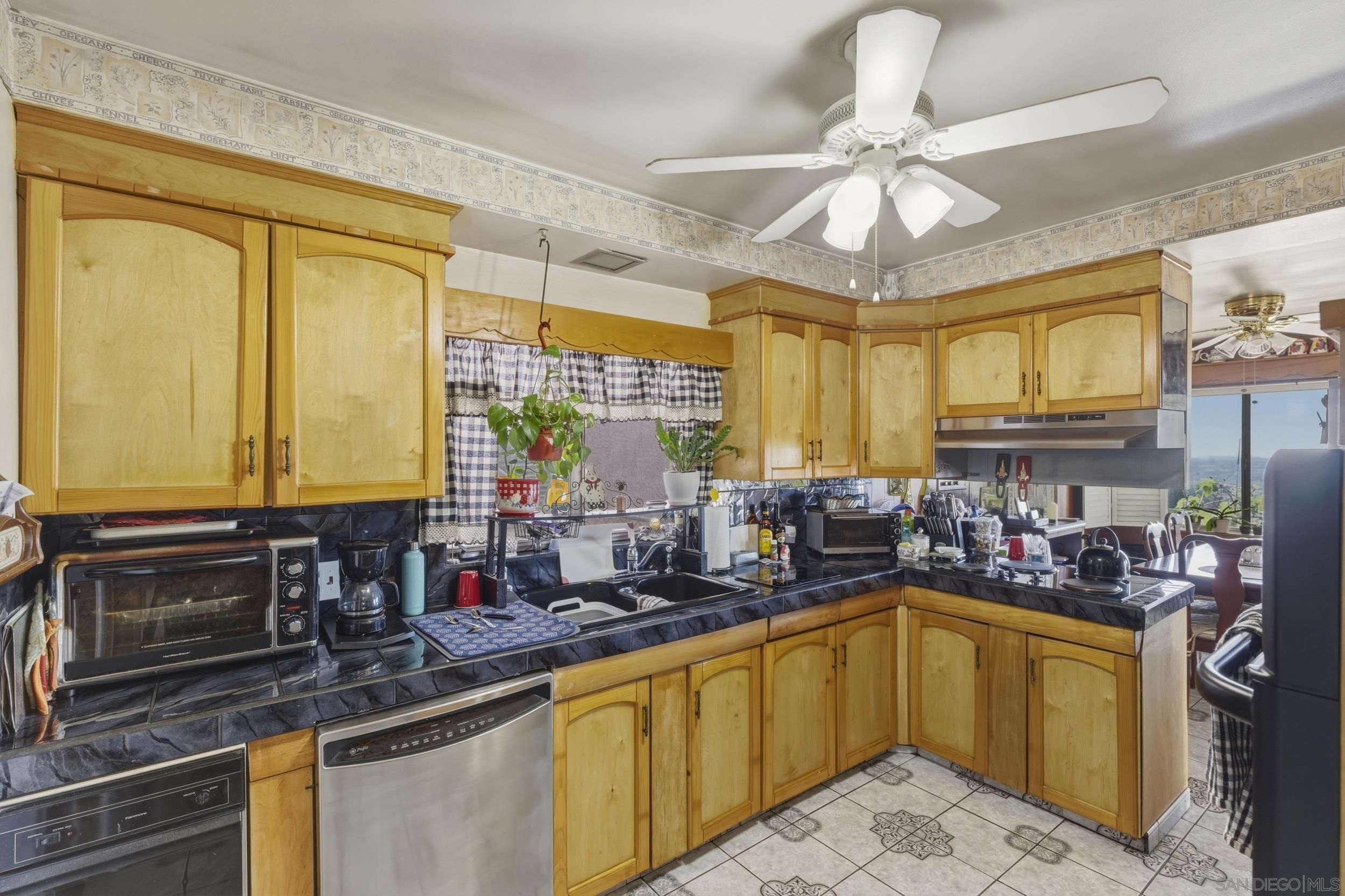 Detail Gallery Image 5 of 26 For 2460  56th St, San Diego,  CA 92105 - 4 Beds | 3 Baths