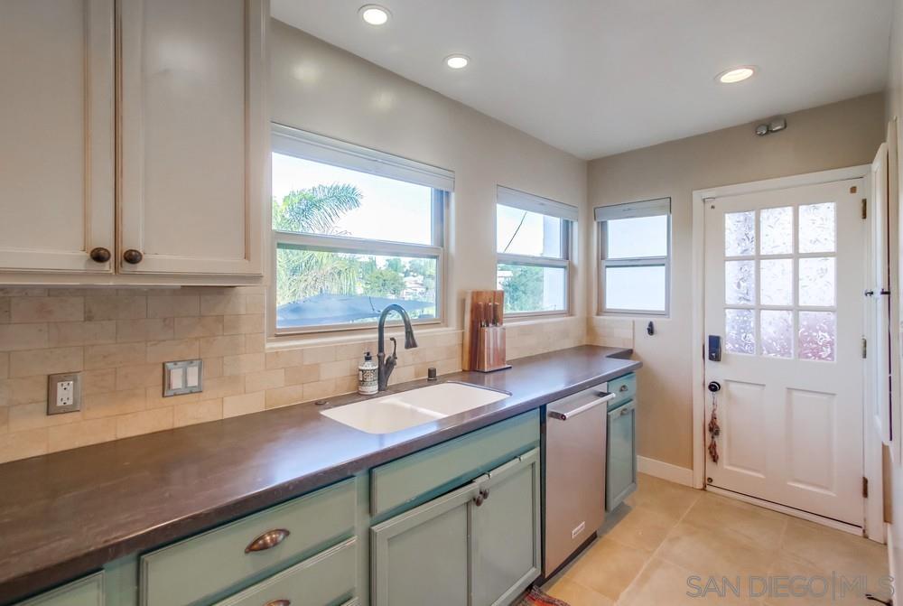 Detail Gallery Image 13 of 37 For 5438  Gilbert Dr  a, San Diego,  CA 92115 - 2 Beds | 1 Baths