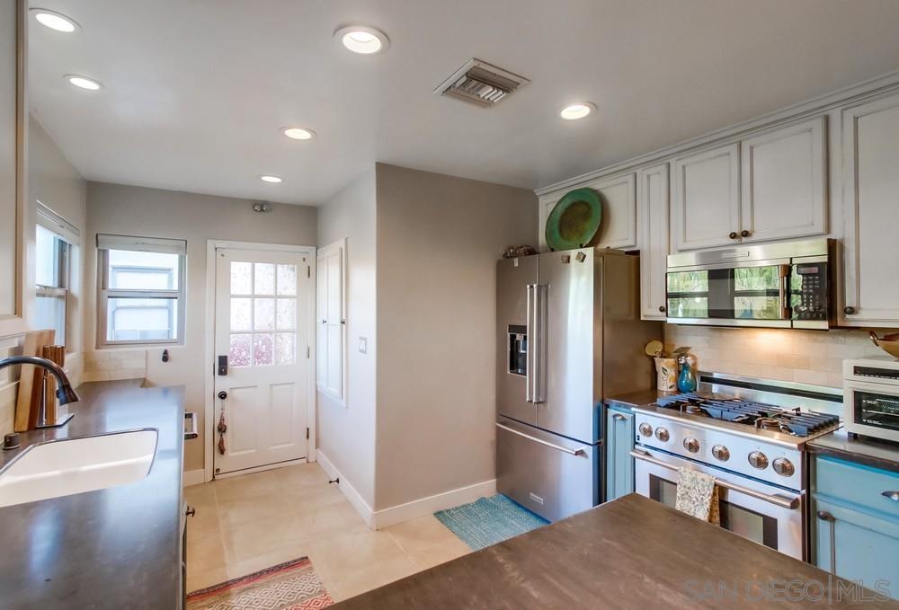 Detail Gallery Image 14 of 37 For 5438  Gilbert Dr  a, San Diego,  CA 92115 - 2 Beds | 1 Baths