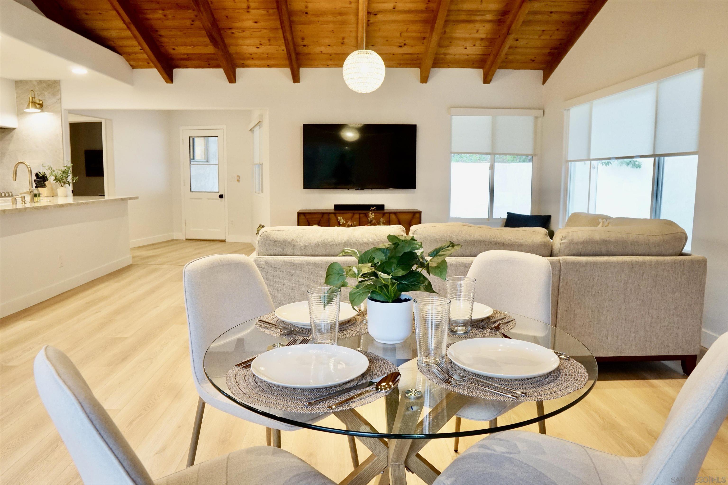 Detail Gallery Image 12 of 53 For 4242  Avenida Gregory, Spring Valley,  CA 91977 - 5 Beds | 3/1 Baths