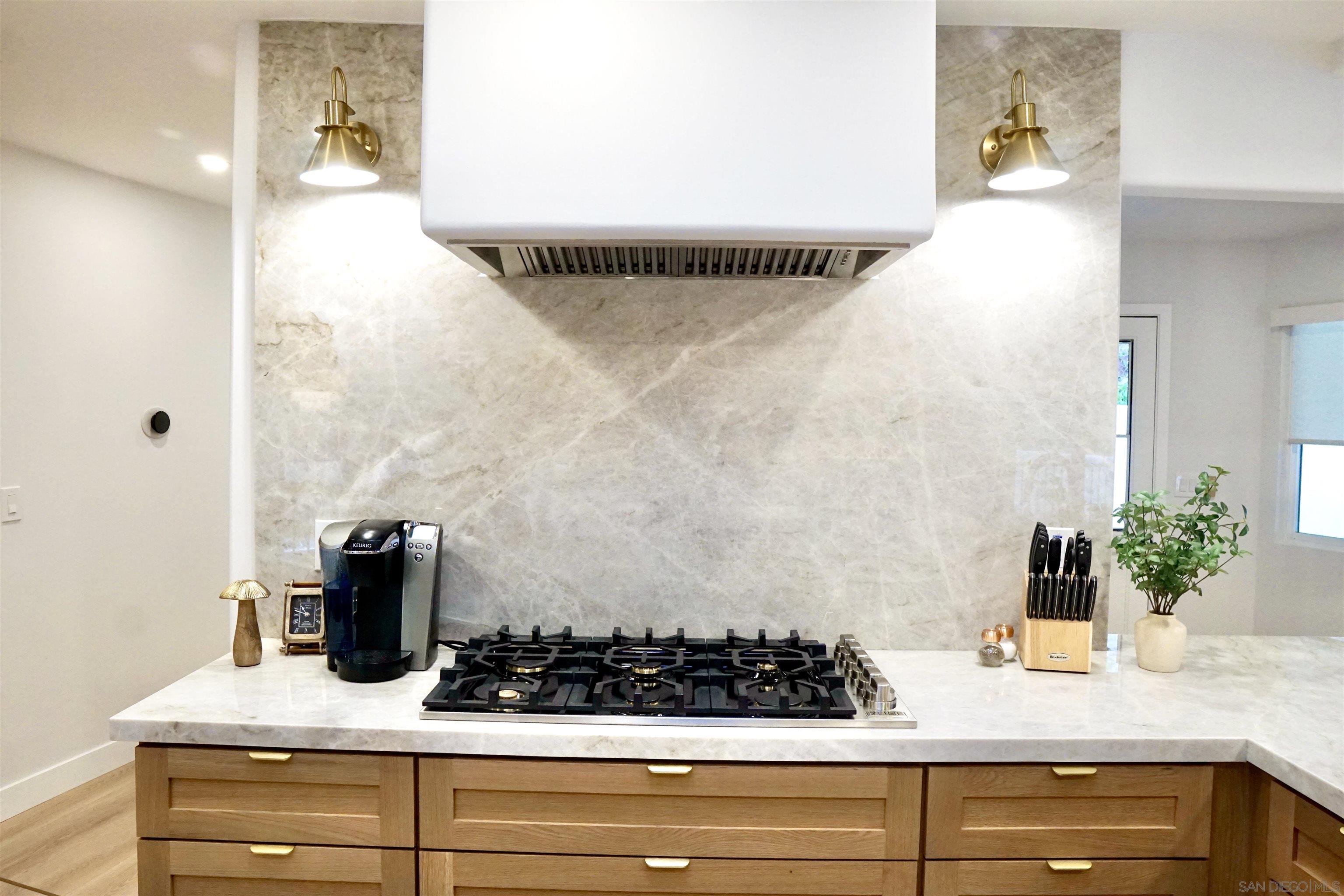 Detail Gallery Image 17 of 53 For 4242  Avenida Gregory, Spring Valley,  CA 91977 - 5 Beds | 3/1 Baths