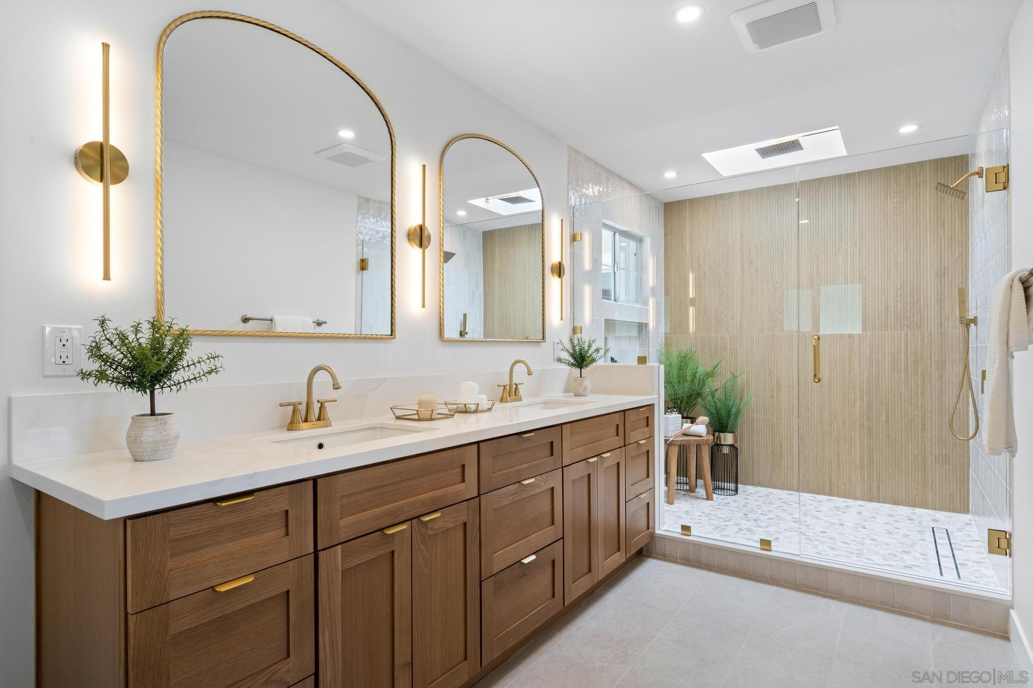 Detail Gallery Image 26 of 53 For 4242  Avenida Gregory, Spring Valley,  CA 91977 - 5 Beds | 3/1 Baths