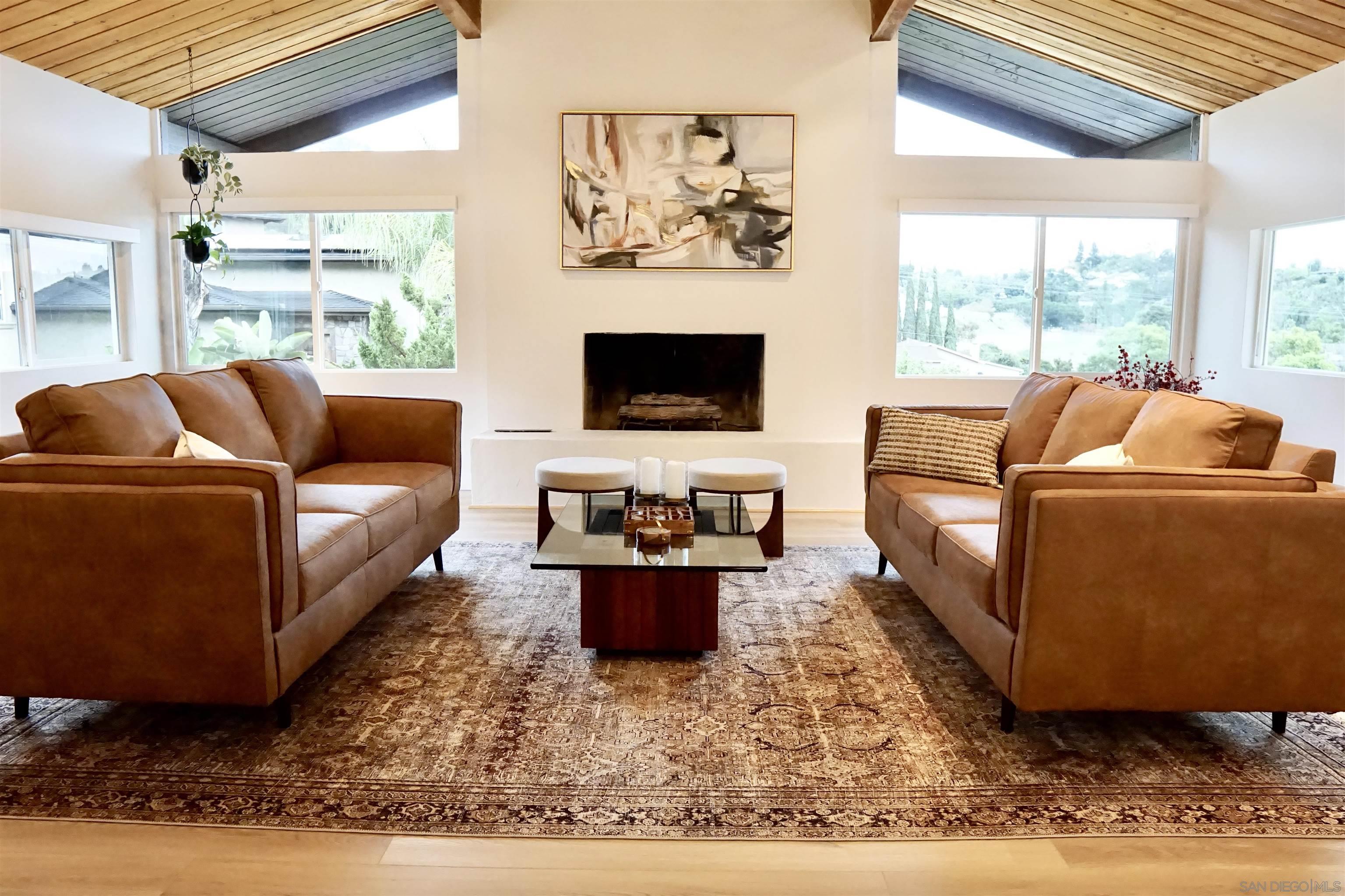 Detail Gallery Image 5 of 53 For 4242  Avenida Gregory, Spring Valley,  CA 91977 - 5 Beds | 3/1 Baths