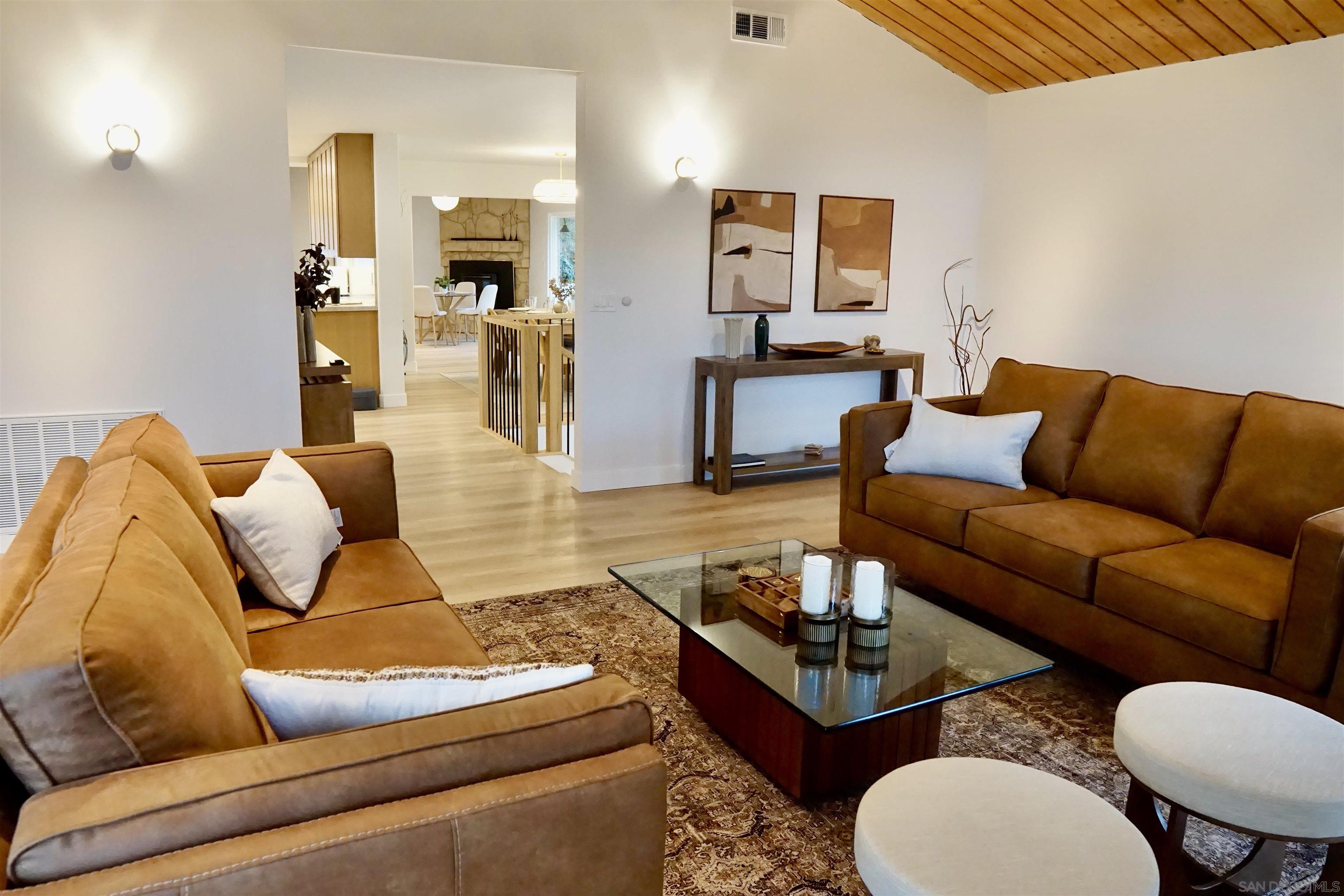 Detail Gallery Image 6 of 53 For 4242  Avenida Gregory, Spring Valley,  CA 91977 - 5 Beds | 3/1 Baths