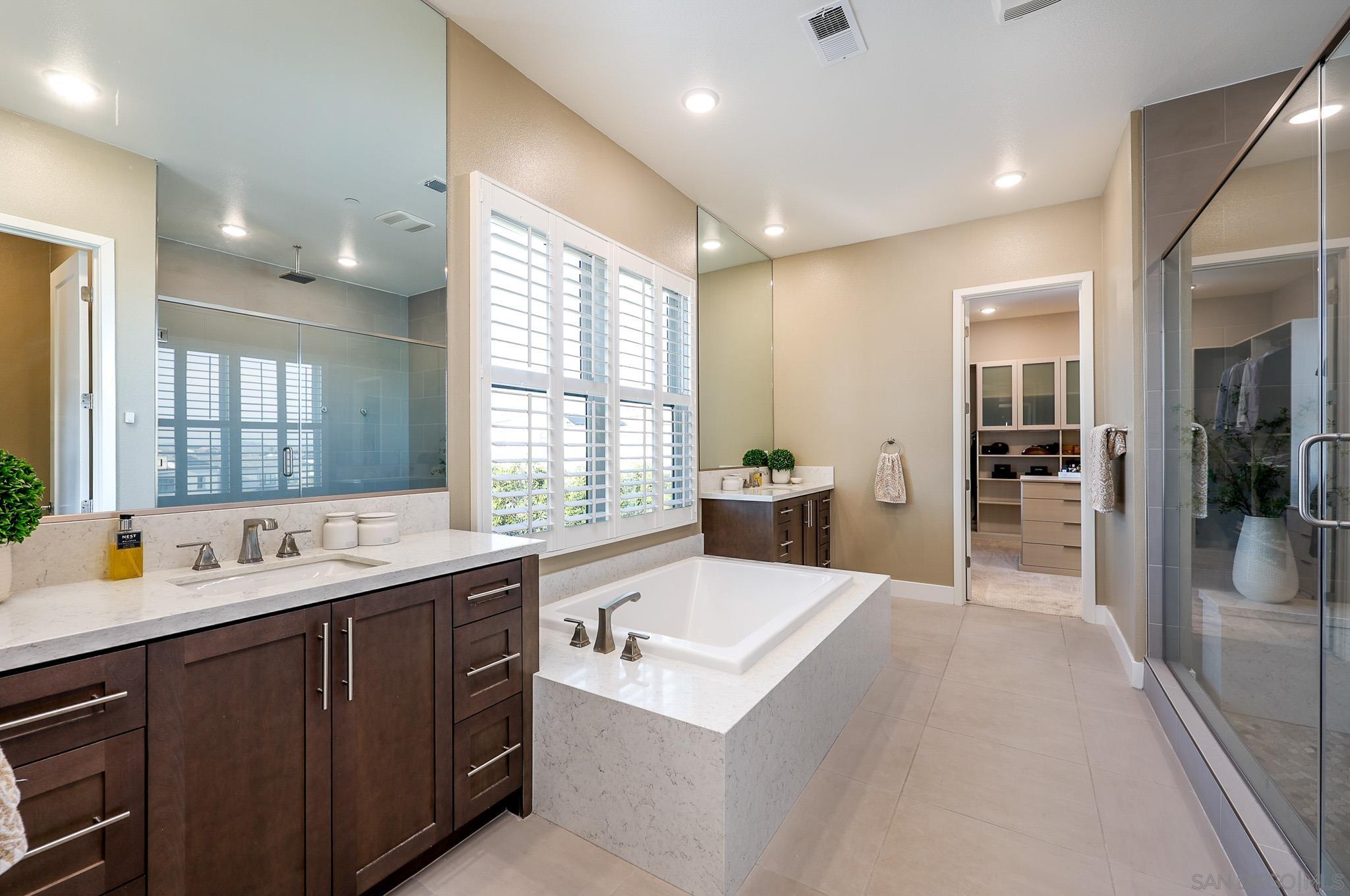 Detail Gallery Image 15 of 57 For 5300  Sweetwater Trl, San Diego,  CA 92130 - 5 Beds | 5/1 Baths